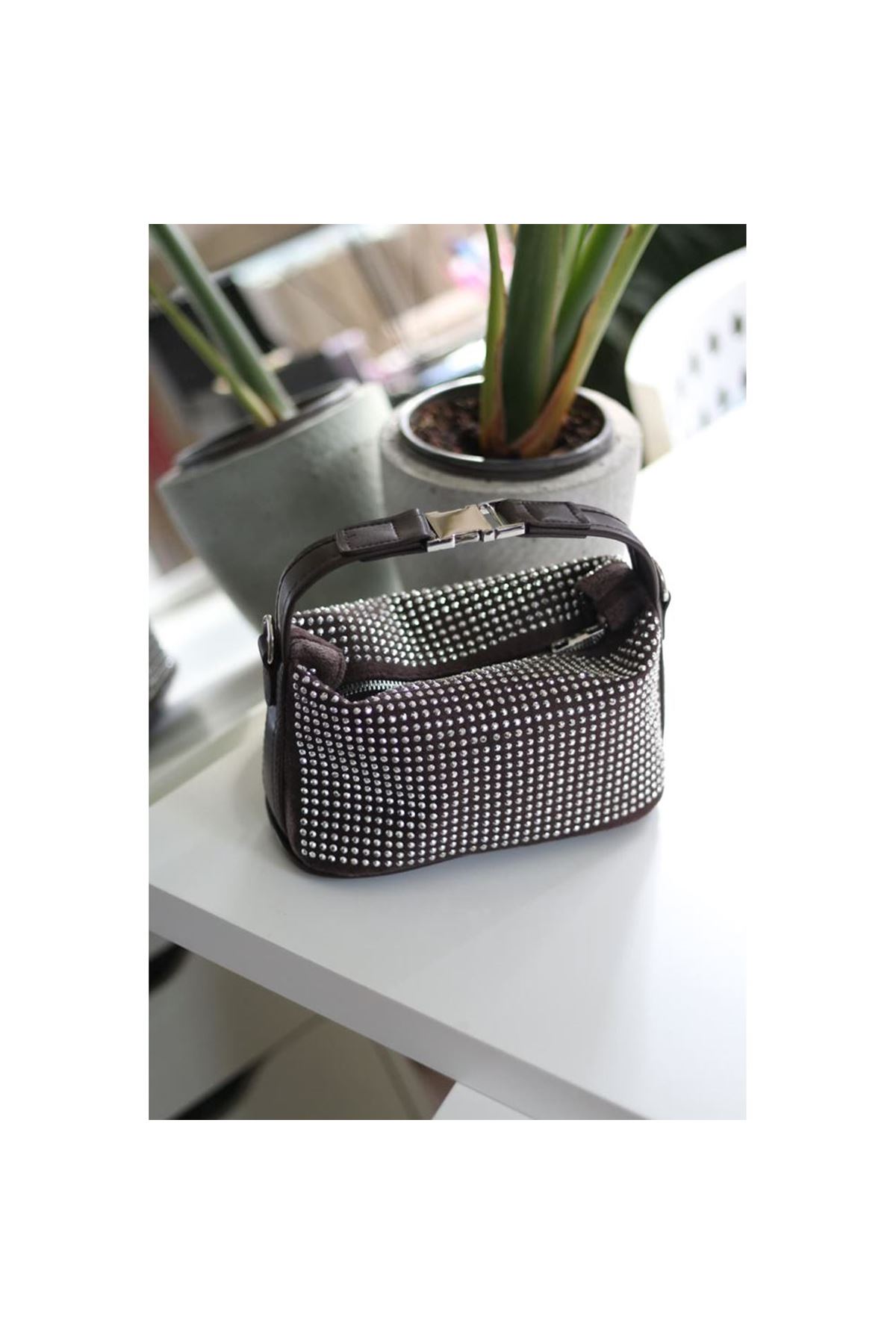 Acı Kahve  zımbalı klips detaylı el omuz çantası