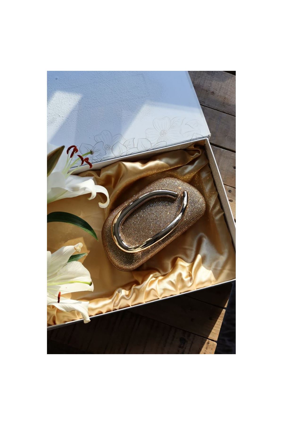 Gold Taşlı Mika Tutma Aksesuarlı Zincirli Omuz Çantası