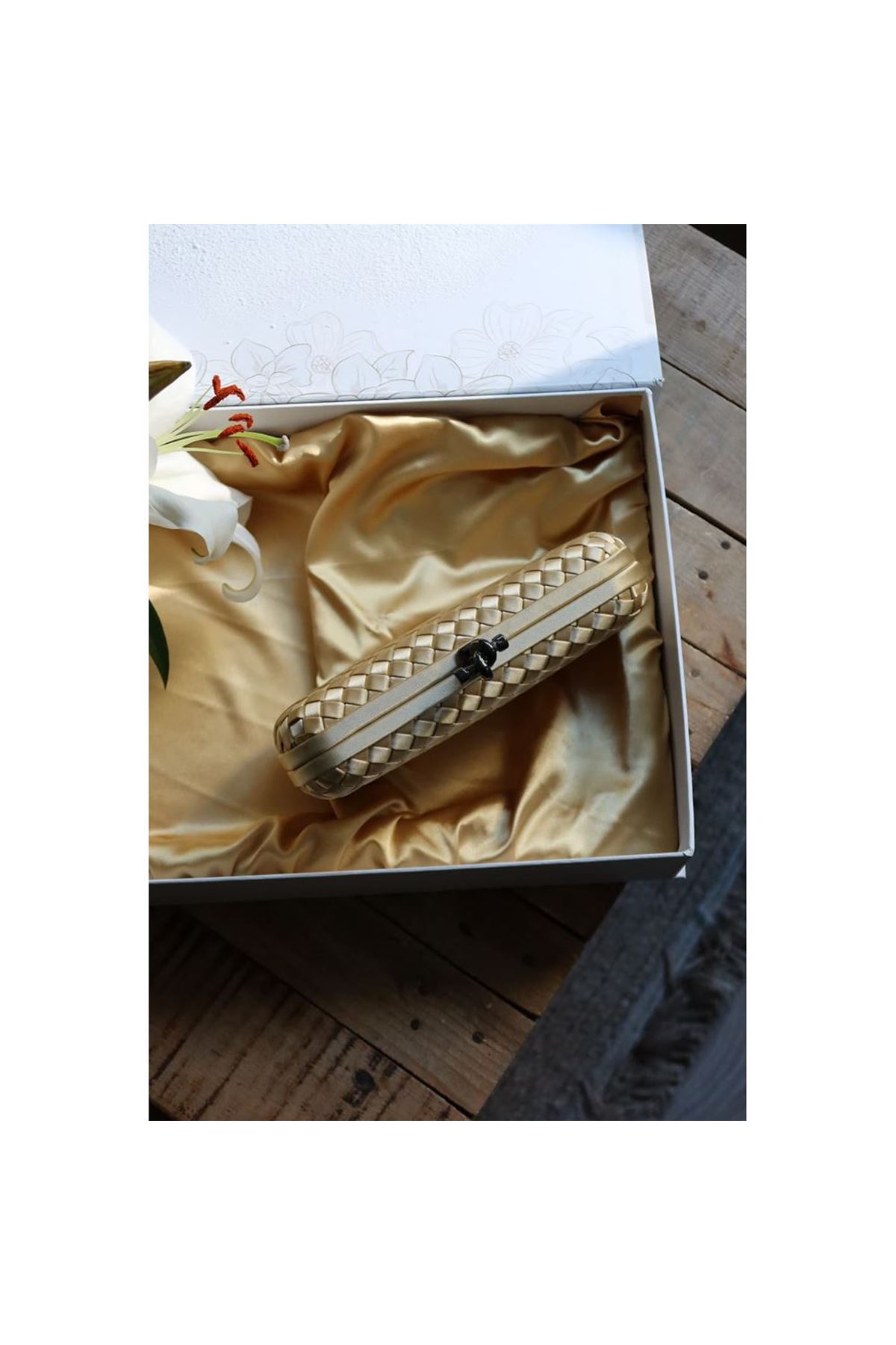 Gold Saten Standart Baklava Desenli Kasa Abiye El Çantası