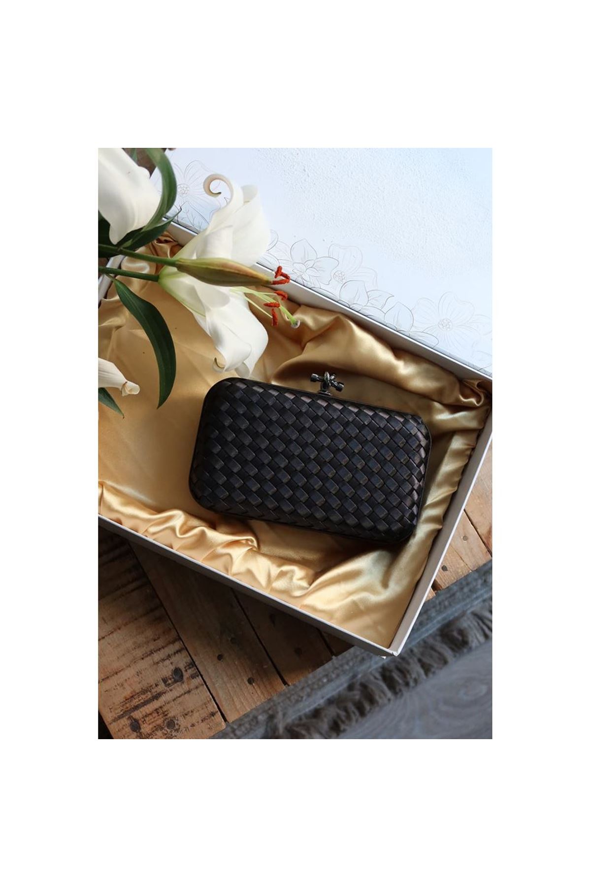 Siyah Saten Standart Baklava Desenli Kasa Abiye El Çantası