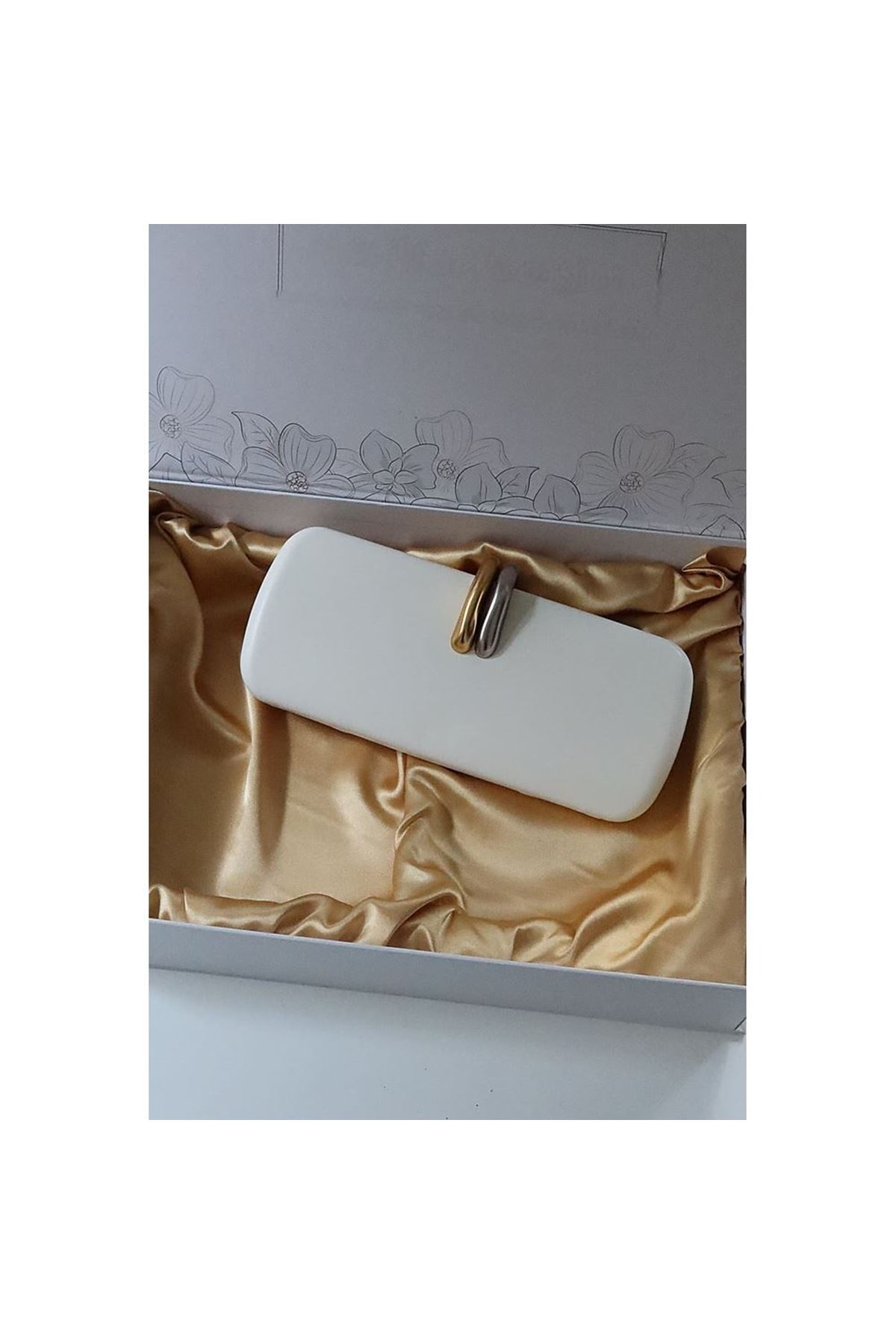 Beyaz metal aksesuar detaylı zincirli slim abiye el omuz çantası