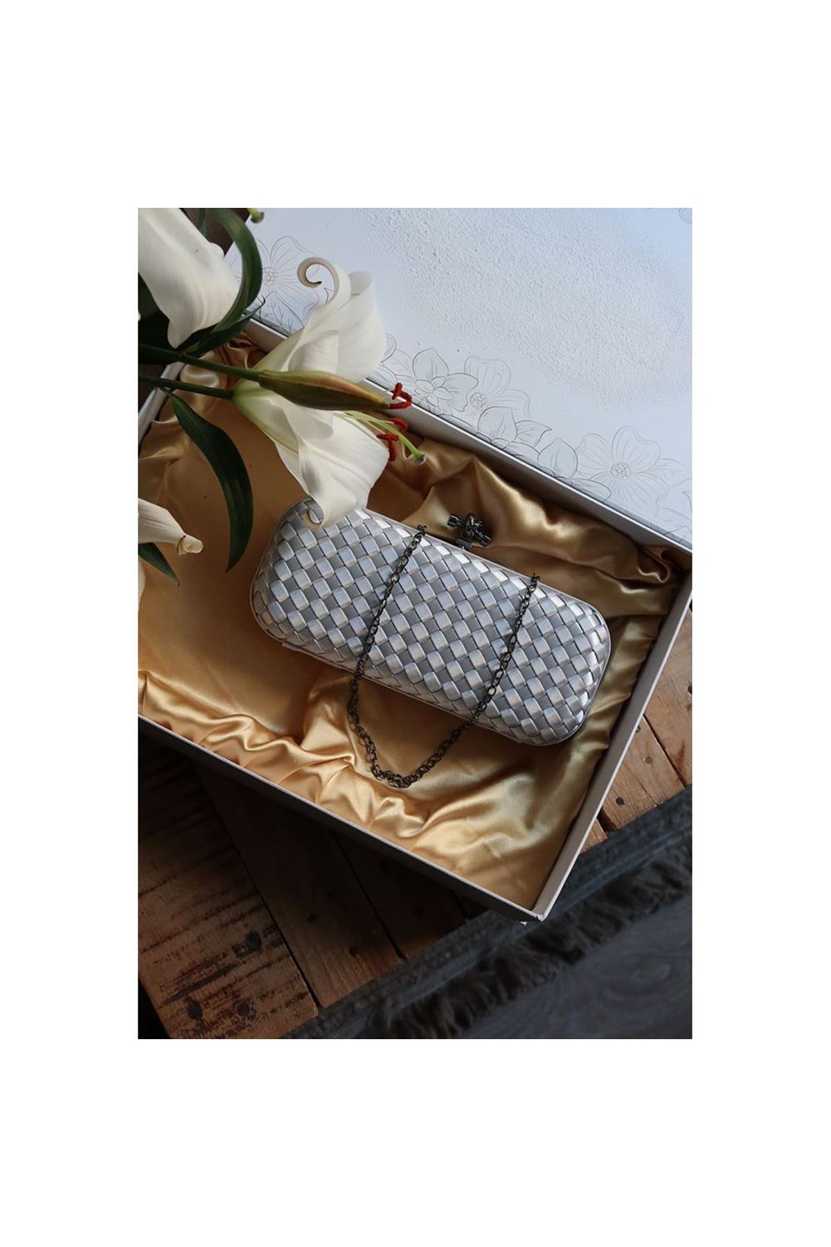 Silver Saten Slim Baklava Desenli Kasa Abiye El Çantası