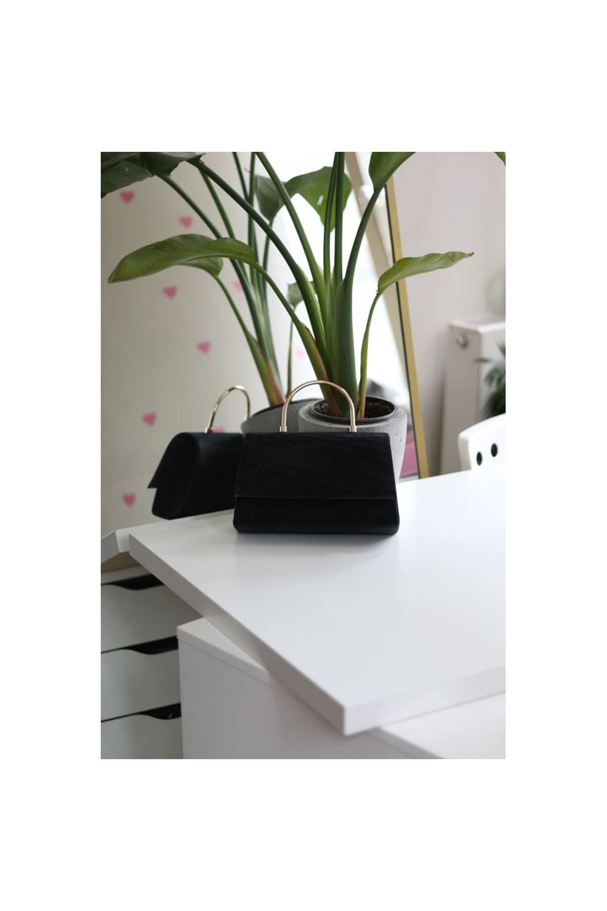 Siyah Dokulu Metal Sap Detaylı El &amp;amp; Omuz Çantası