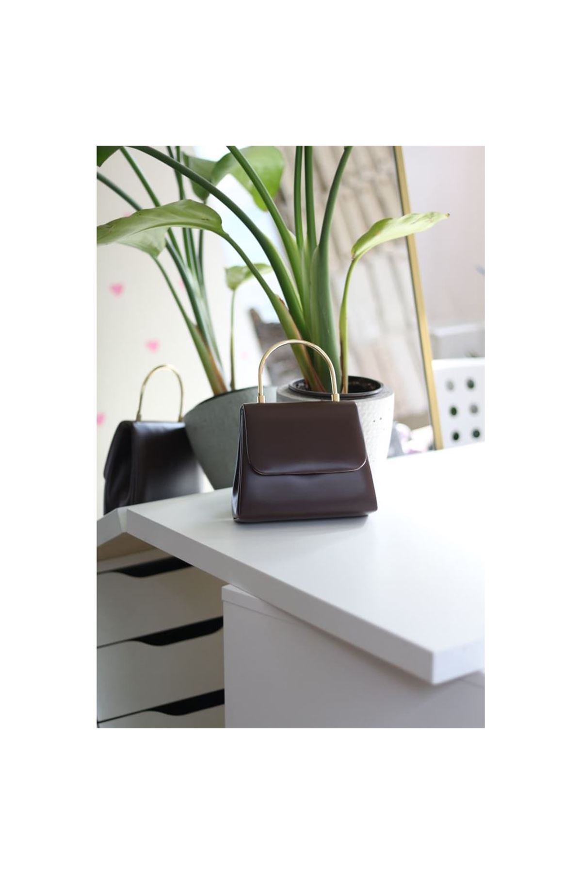 Kadın acı kahve metal sap detaylı abiye el omuz çantası