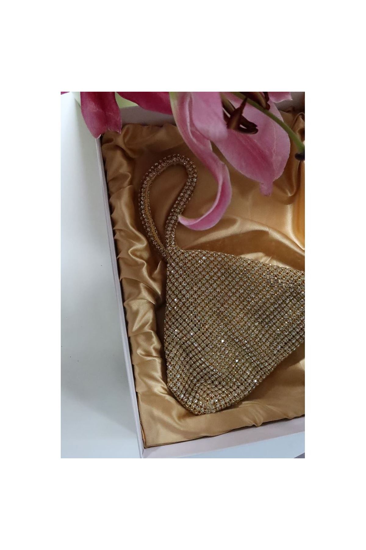 Gold taşlı üçgen form abiye el çantası