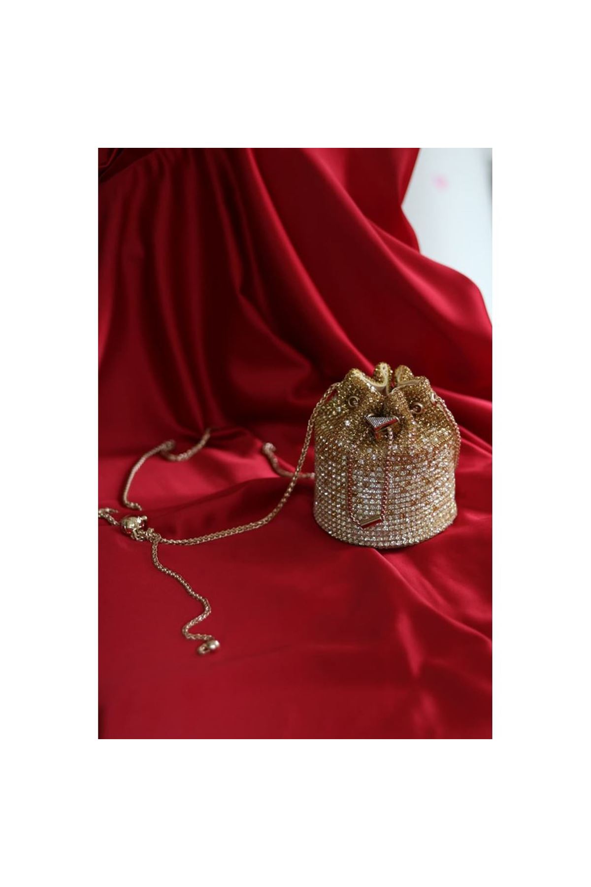 Gold taşlı kristal klips detaylı pouch abiye çanta