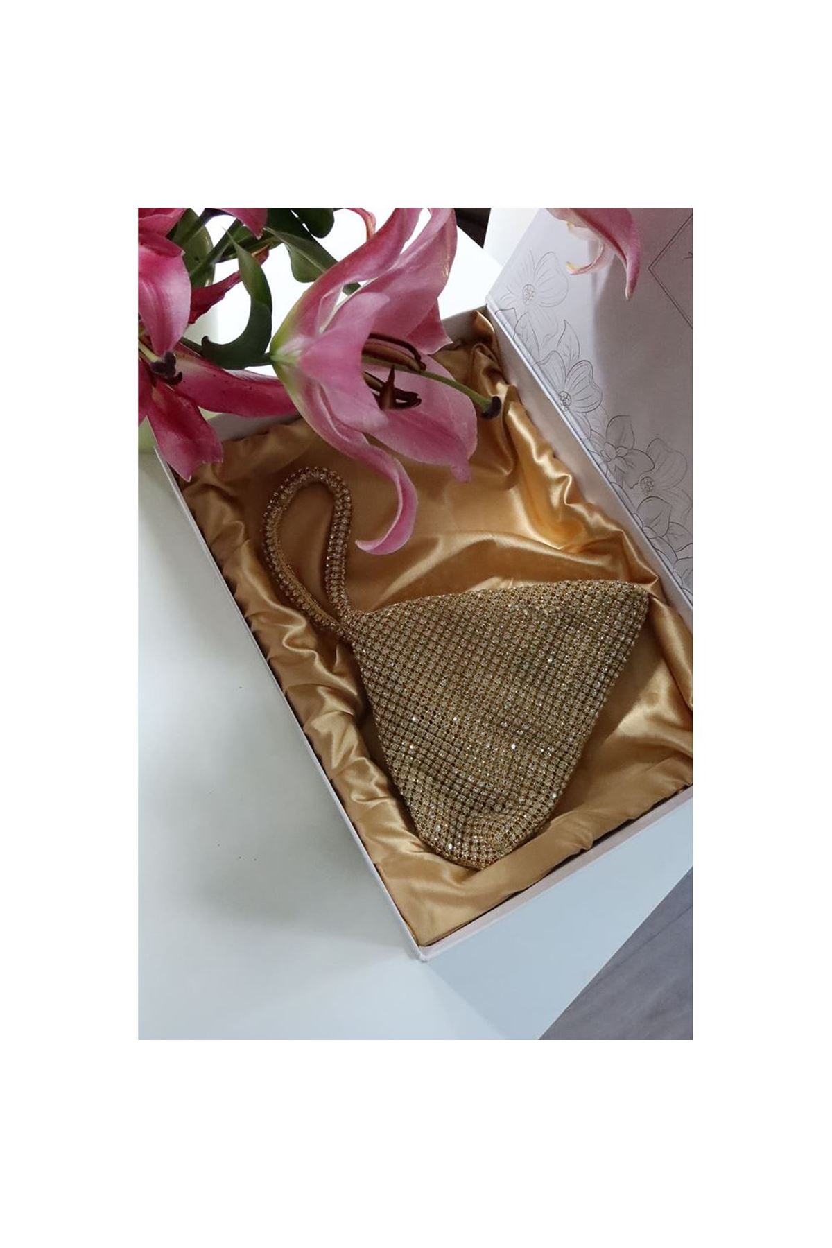 gold renkli taş taşlı üçgen form abiye el çantası