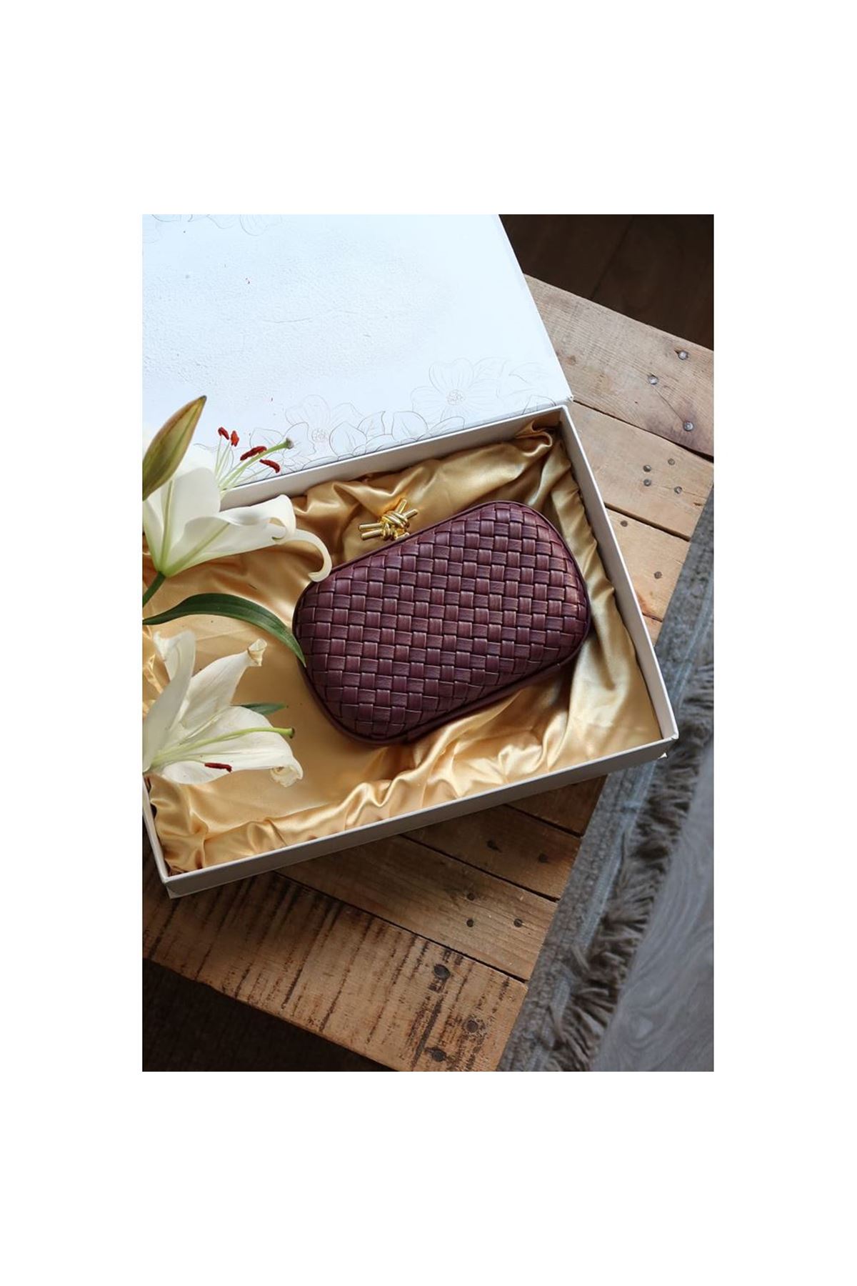 Bordo Baklava Desenli Metal Aksesuar Detaylı Kasa Abiye Çanta