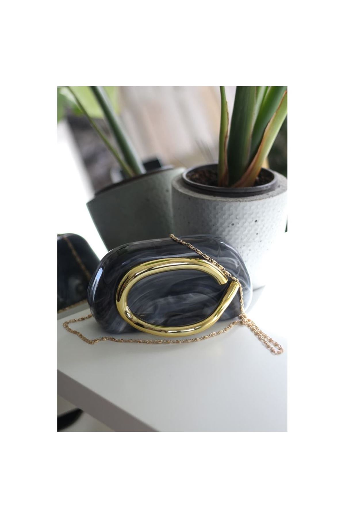 Gri Desenli  Mika Tutma Aksesuarlı Zincirli Omuz Çantası