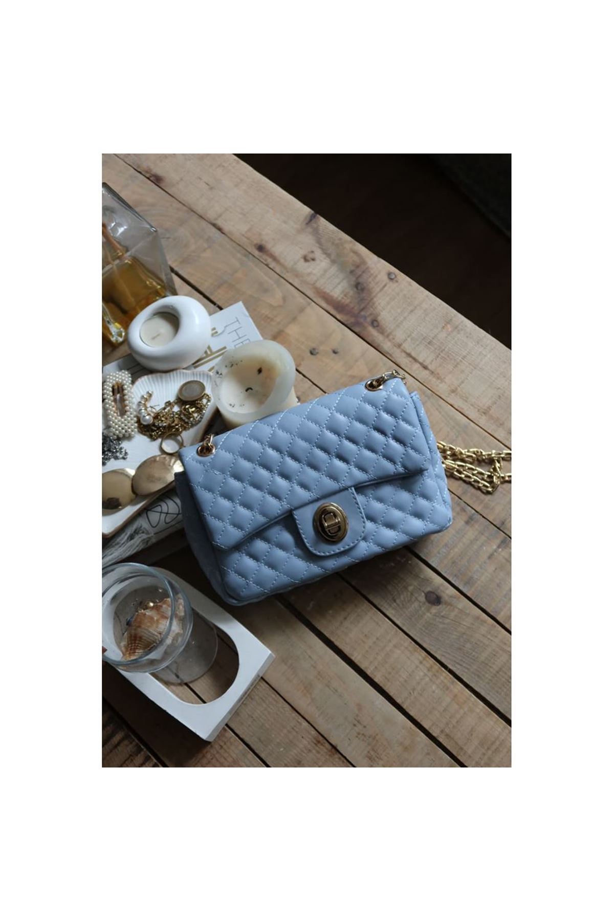 Bebe Mavisi Zincirli Kapitone Çanta