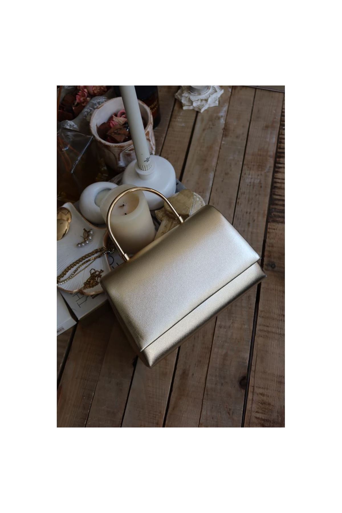 Gold Rugan Metal Tutma Saplı Kapaklı Abiye Çantası