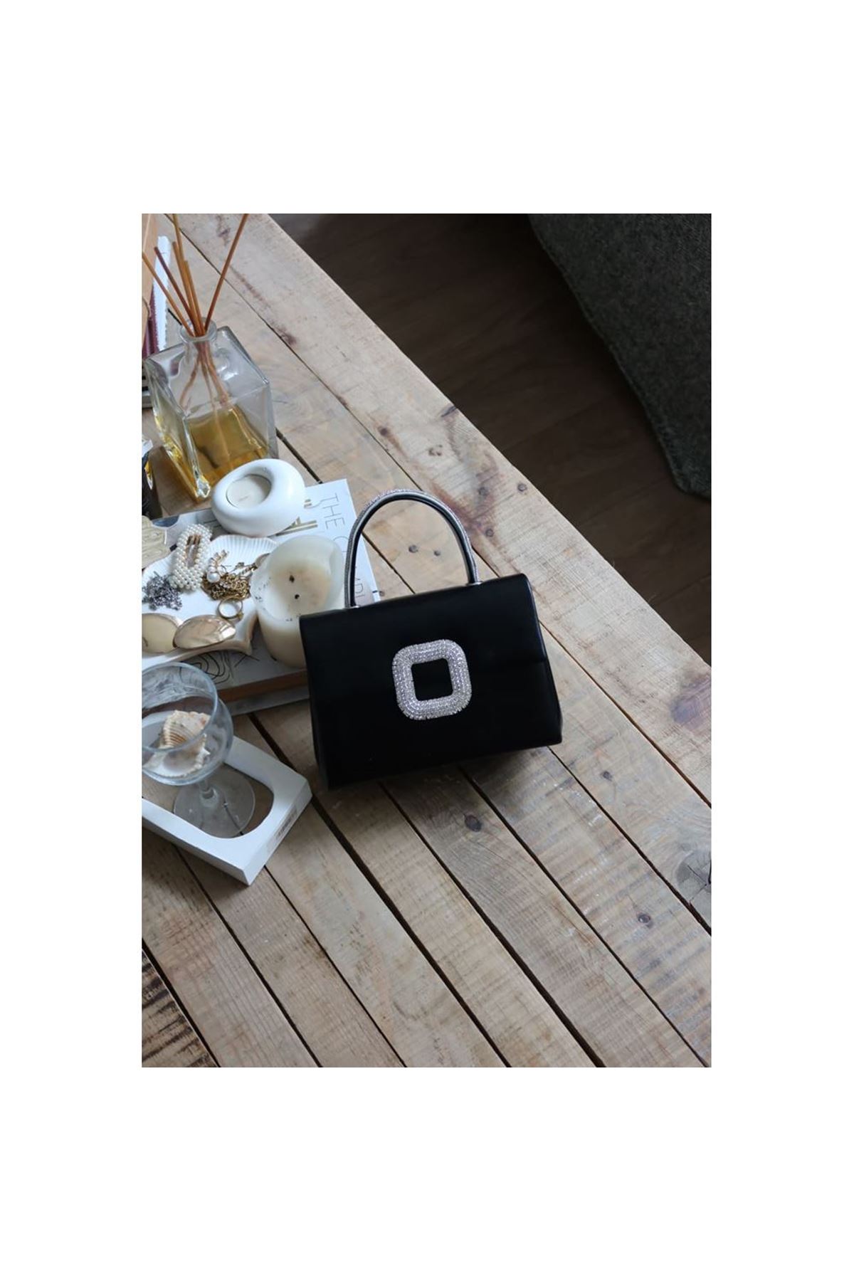 Siyah Parlak Kare Taş Toka Aksesuarlı Taşlı Tutma Kulplu Abiye El Çantası Omuz Çantası