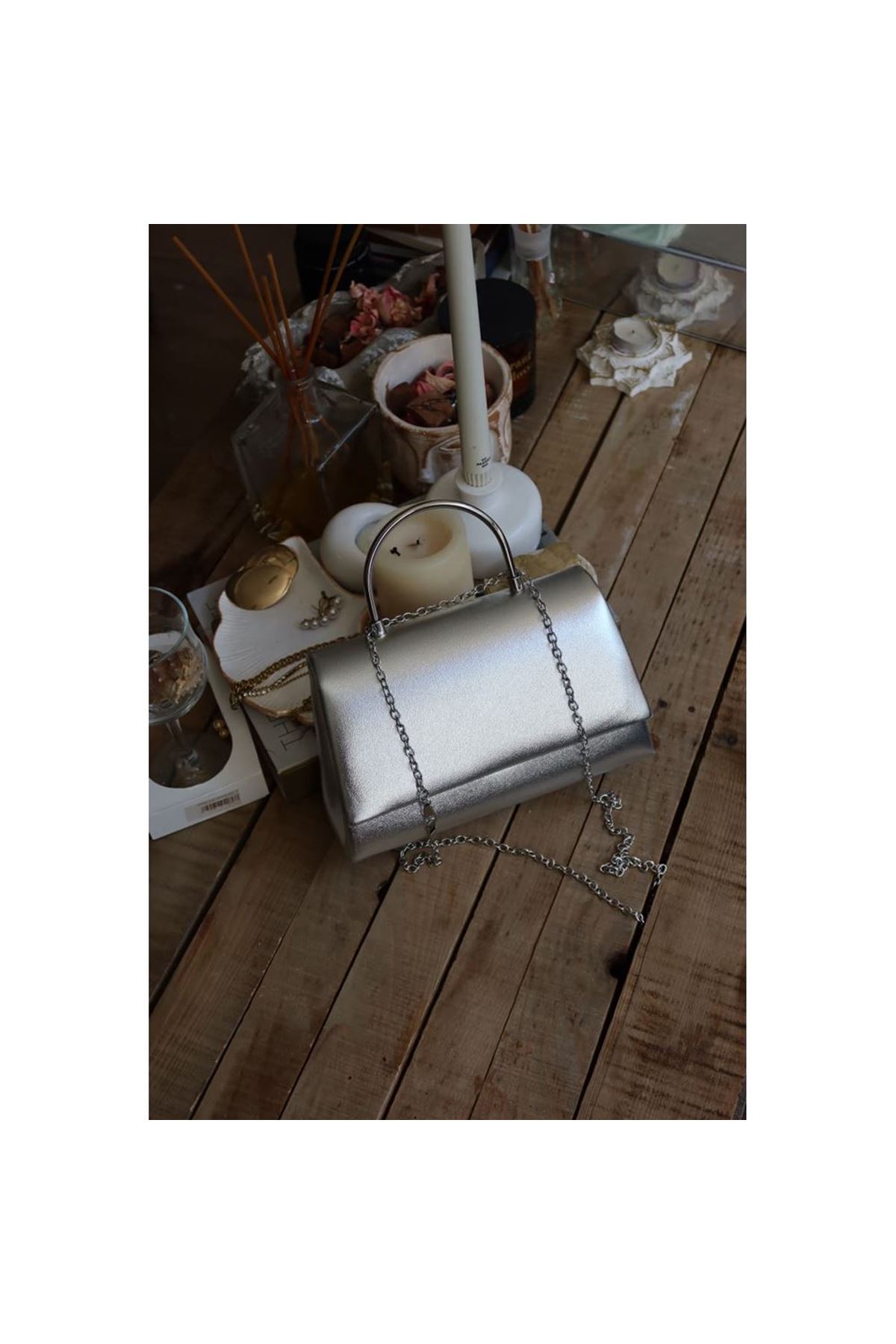 Silver Rugan Metal Tutma Saplı Kapaklı Abiye Çantası