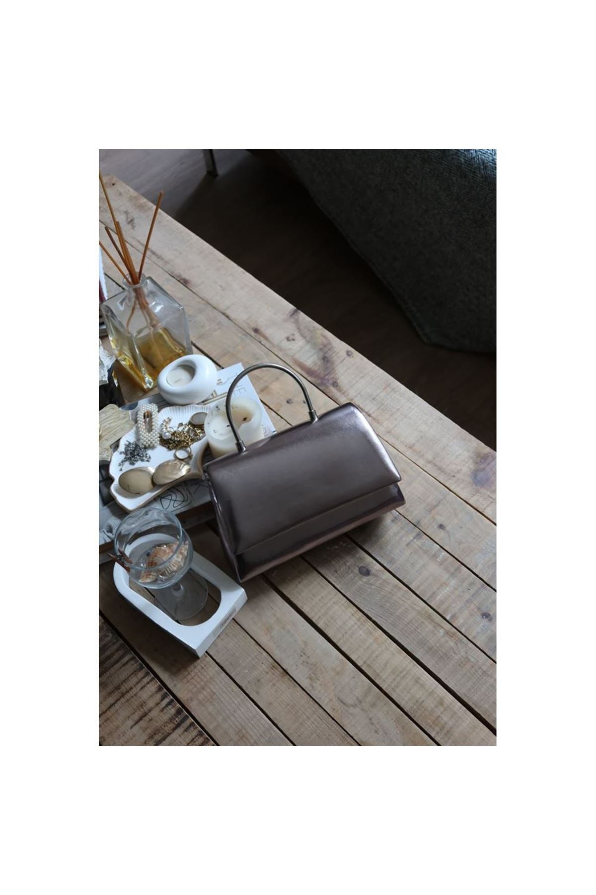 Bronz Deri Metal Sap Detaylı El &amp;amp; Omuz Çantası