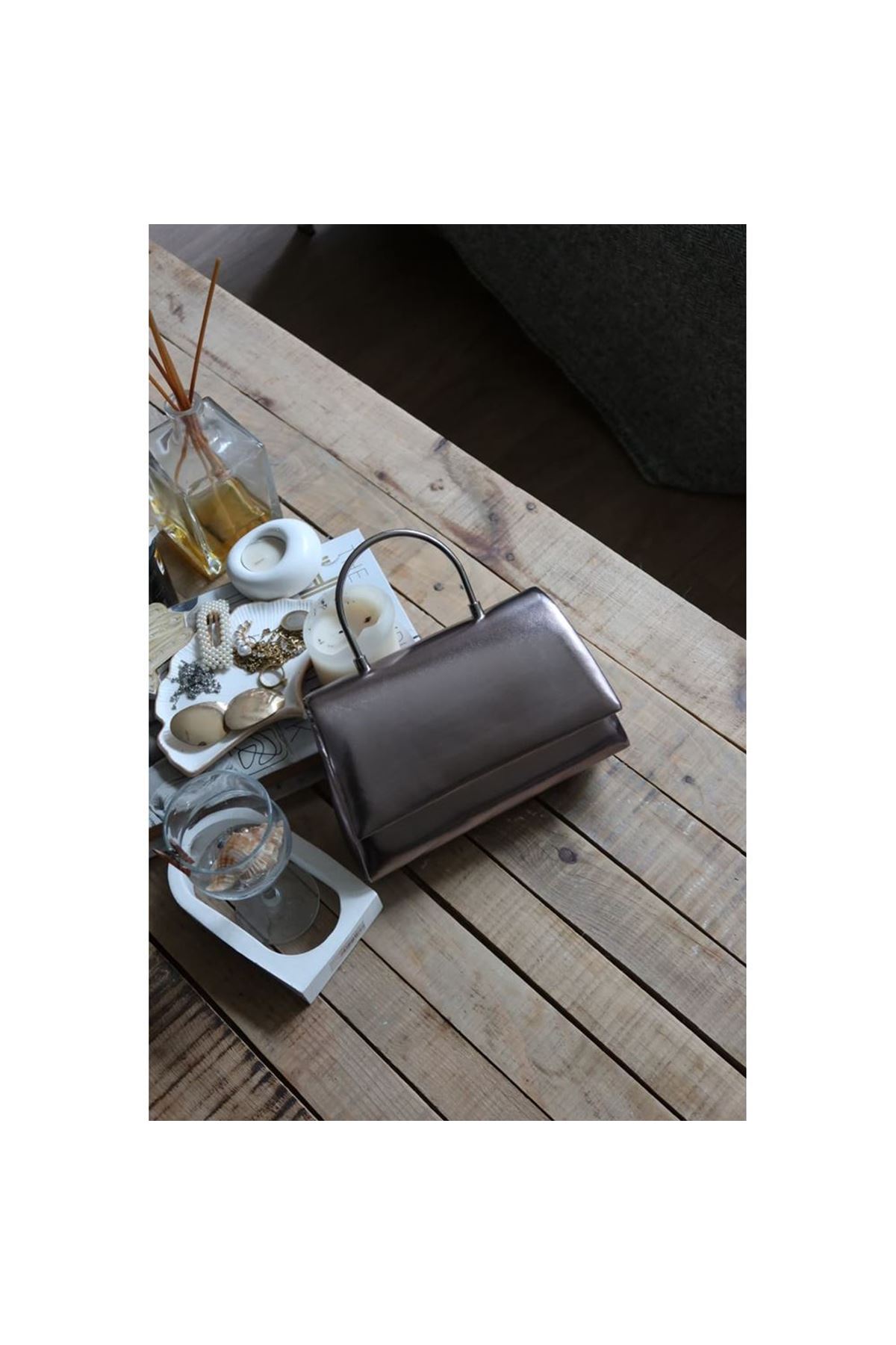 Bronz Deri Metal Sap Detaylı El &amp;amp; Omuz Çantası