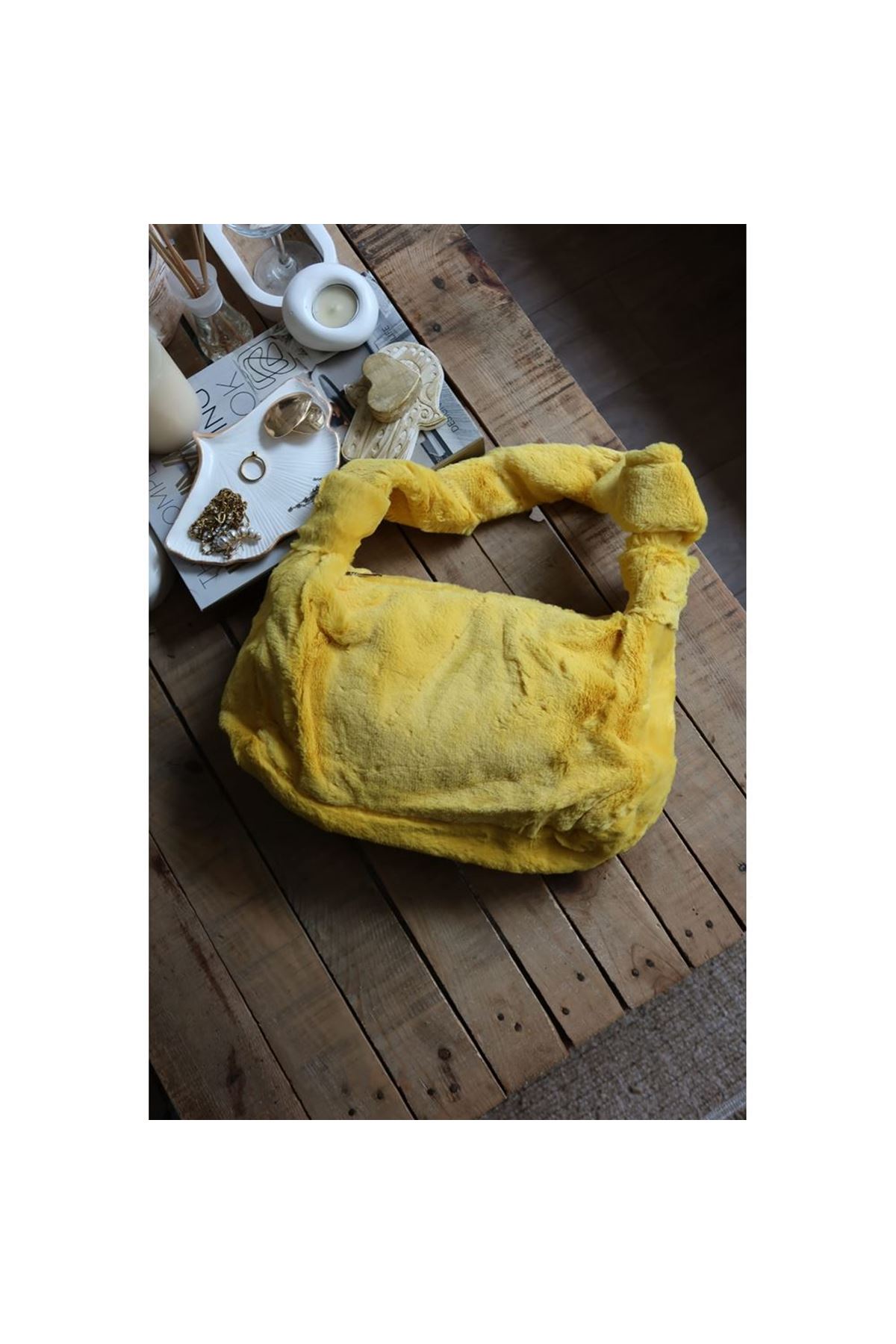 sarı tek kulplu peluş omuz çantası