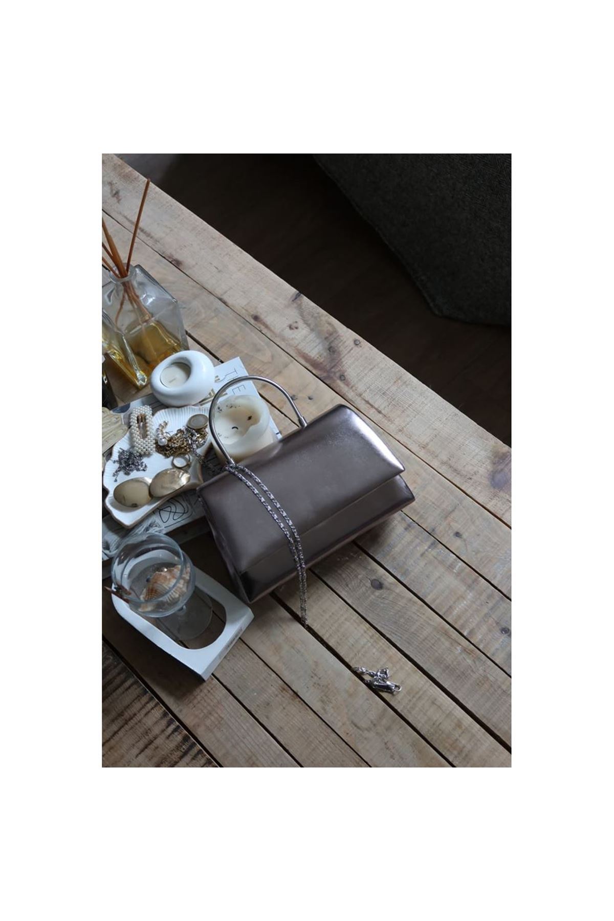 Bronz Deri Metal Sap Detaylı El &amp;amp; Omuz Çantası