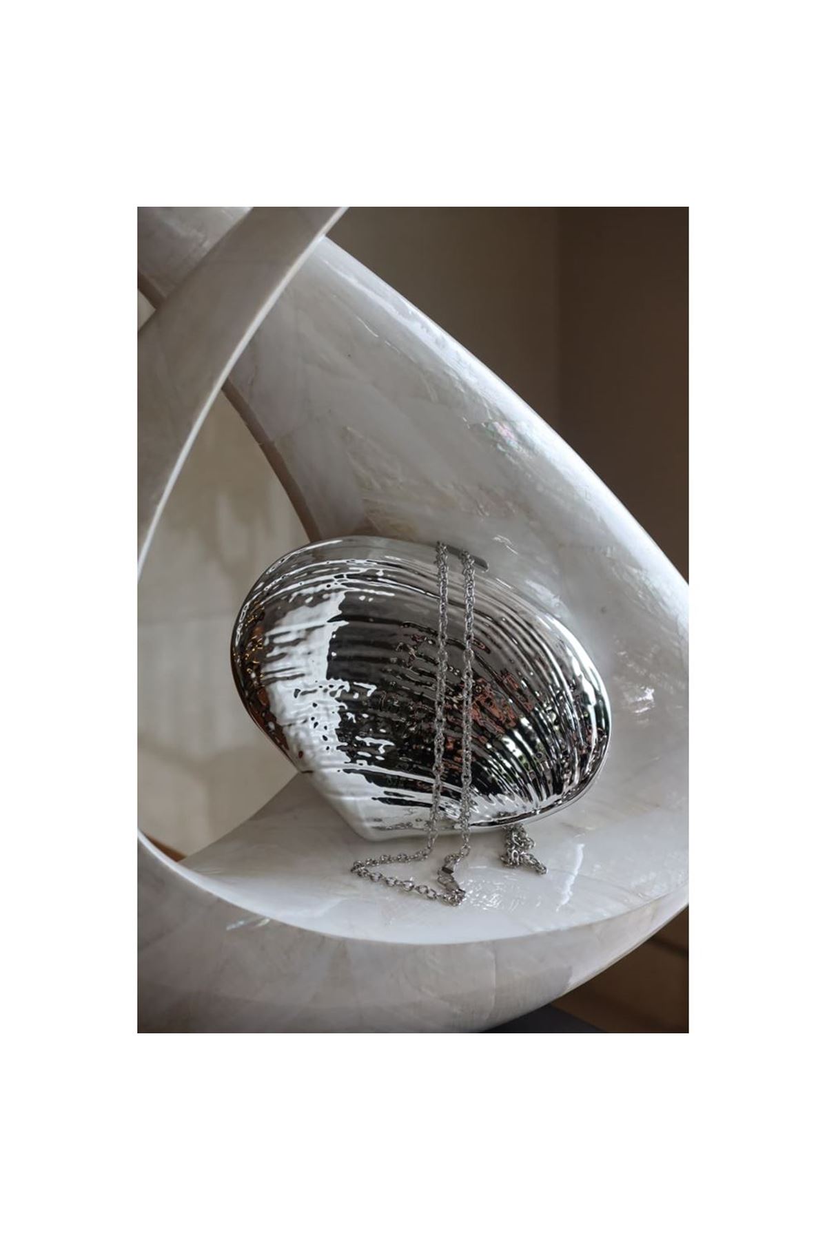 Silver Oval Deniz Kabuğu Mika Zincirli El Omuz Çantası