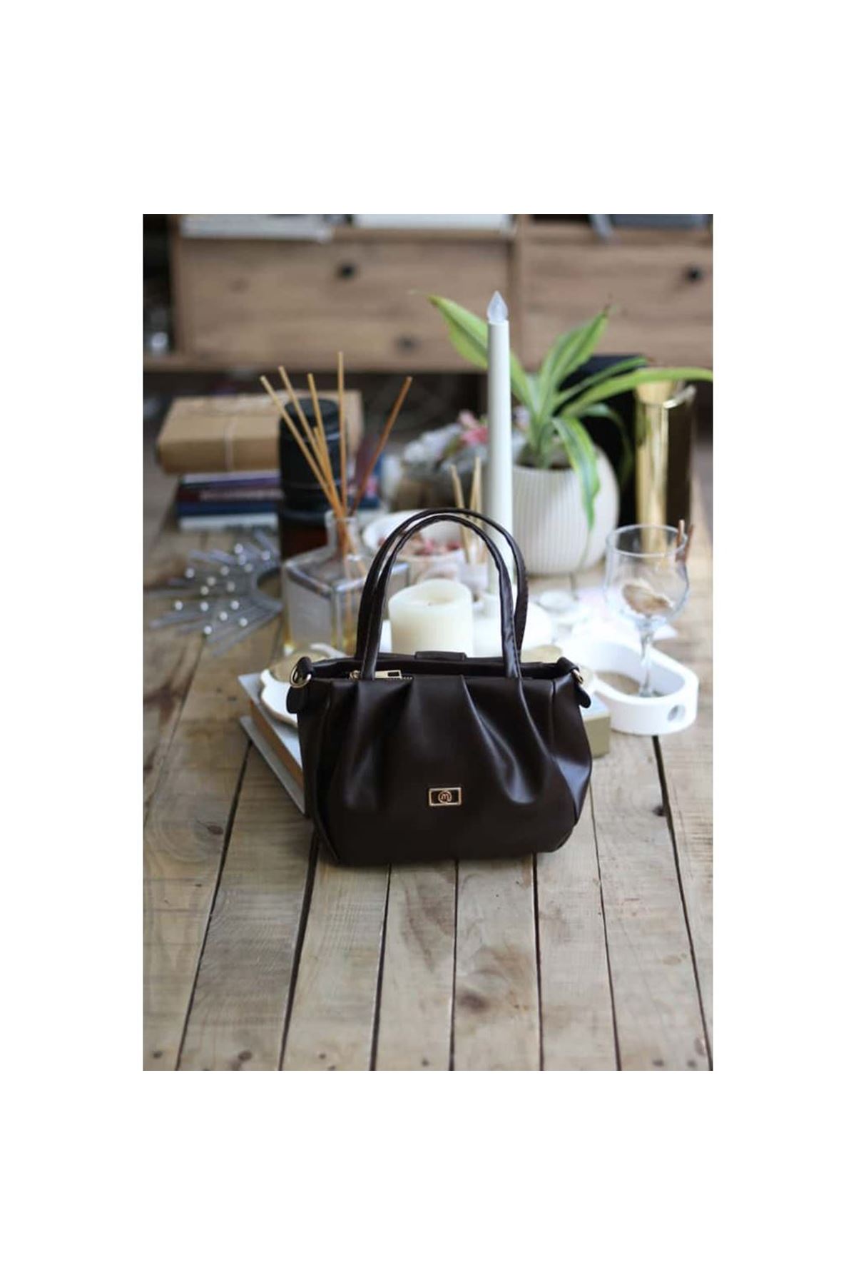 acı kahve büzgü doku çift kulplu el omuz çantası