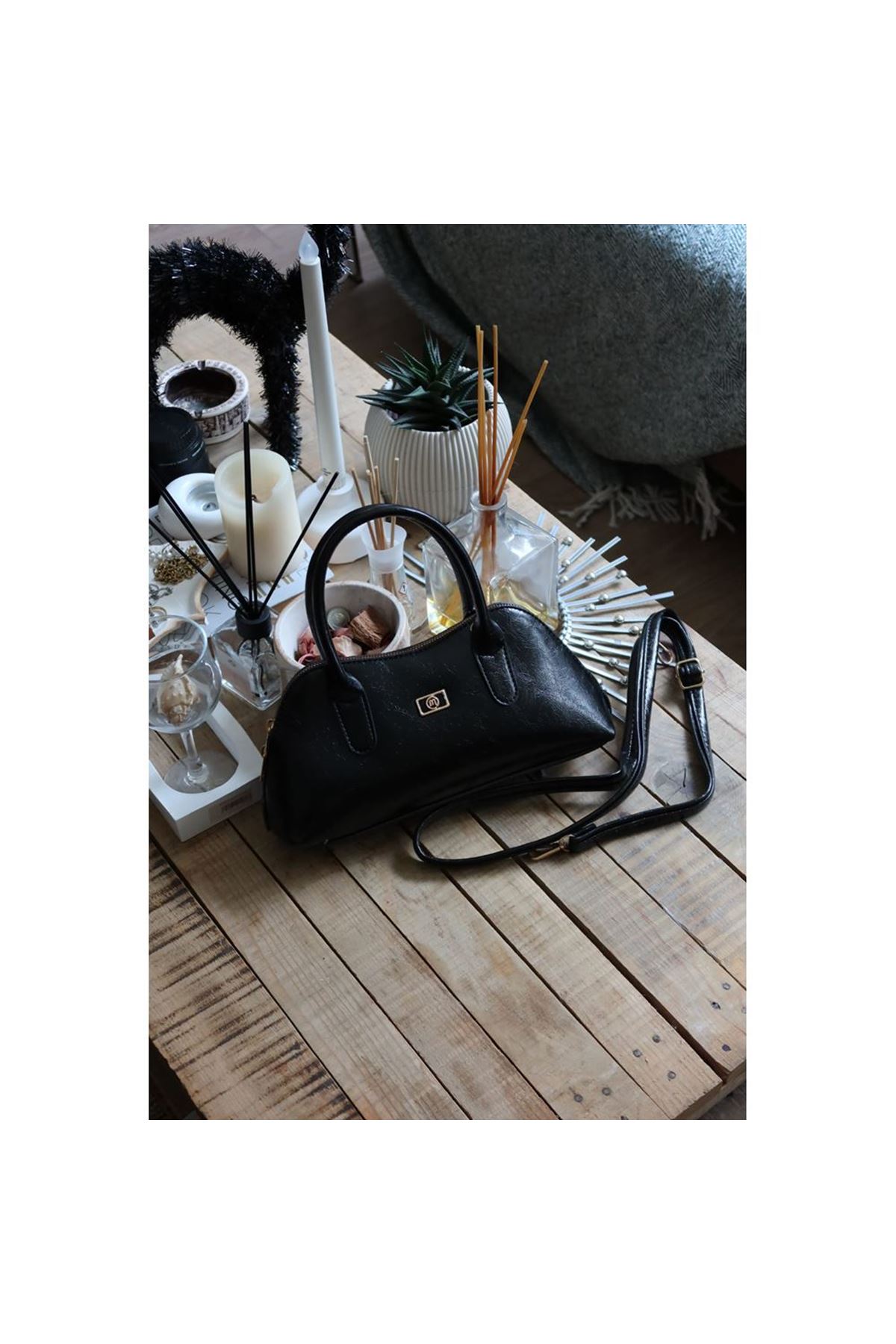 siyah parlak çift fermuar detaylı el omuz çantası