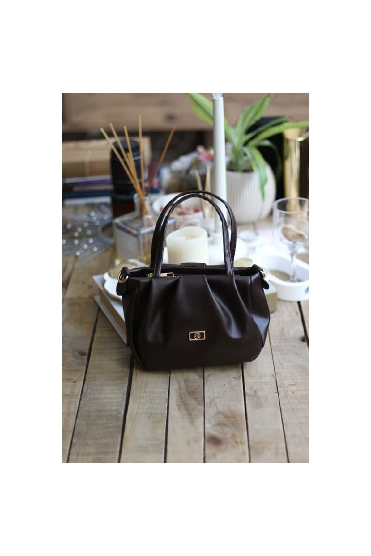 acı kahve büzgü doku çift kulplu el omuz çantası