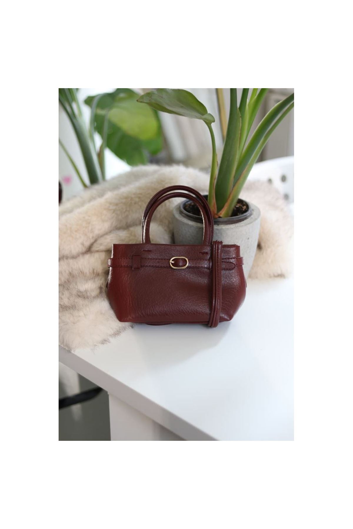 Bordo mini boy gold toka detaylı el omuz çantası