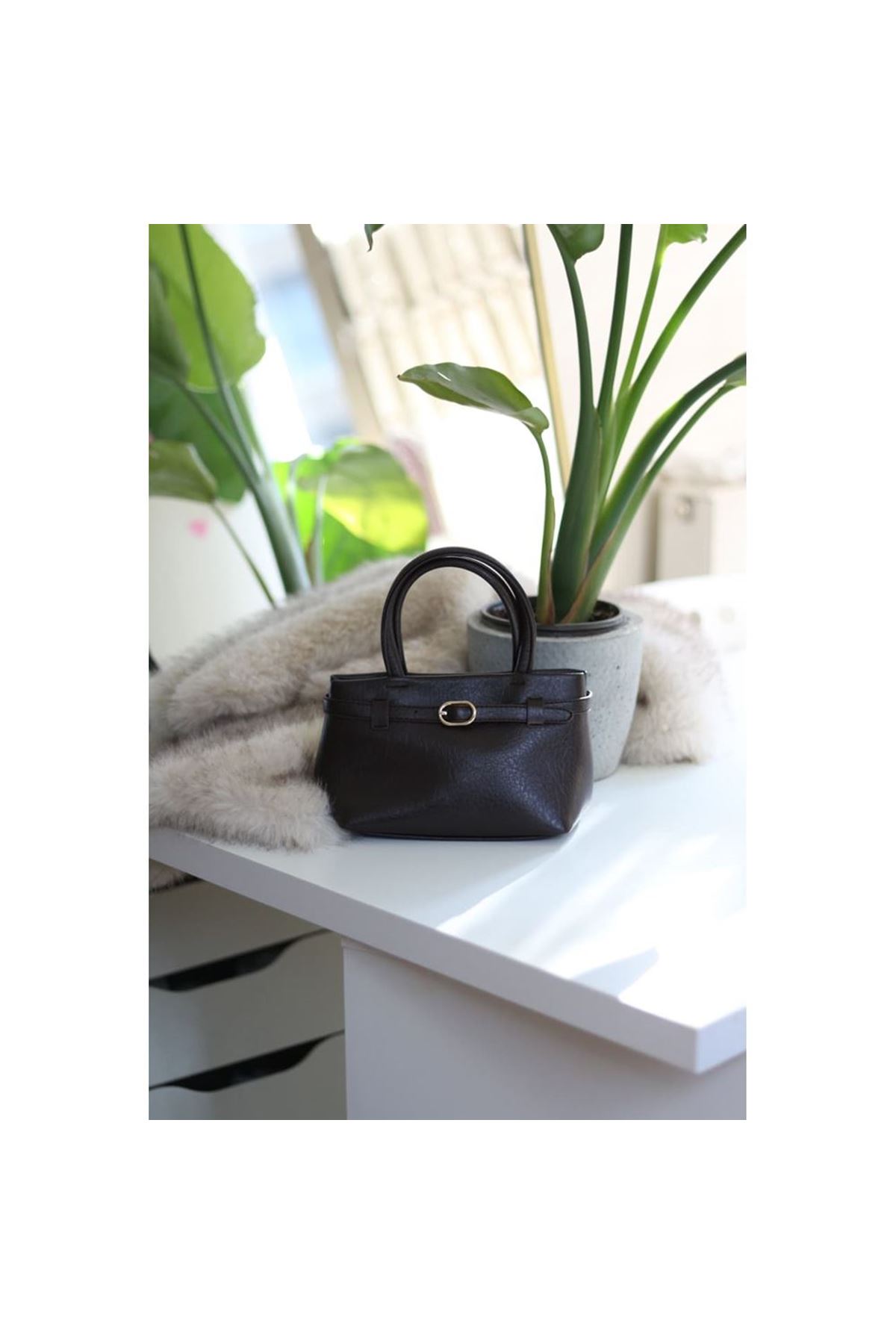 Acı Kahve mini boy gold toka detaylı el omuz çantası