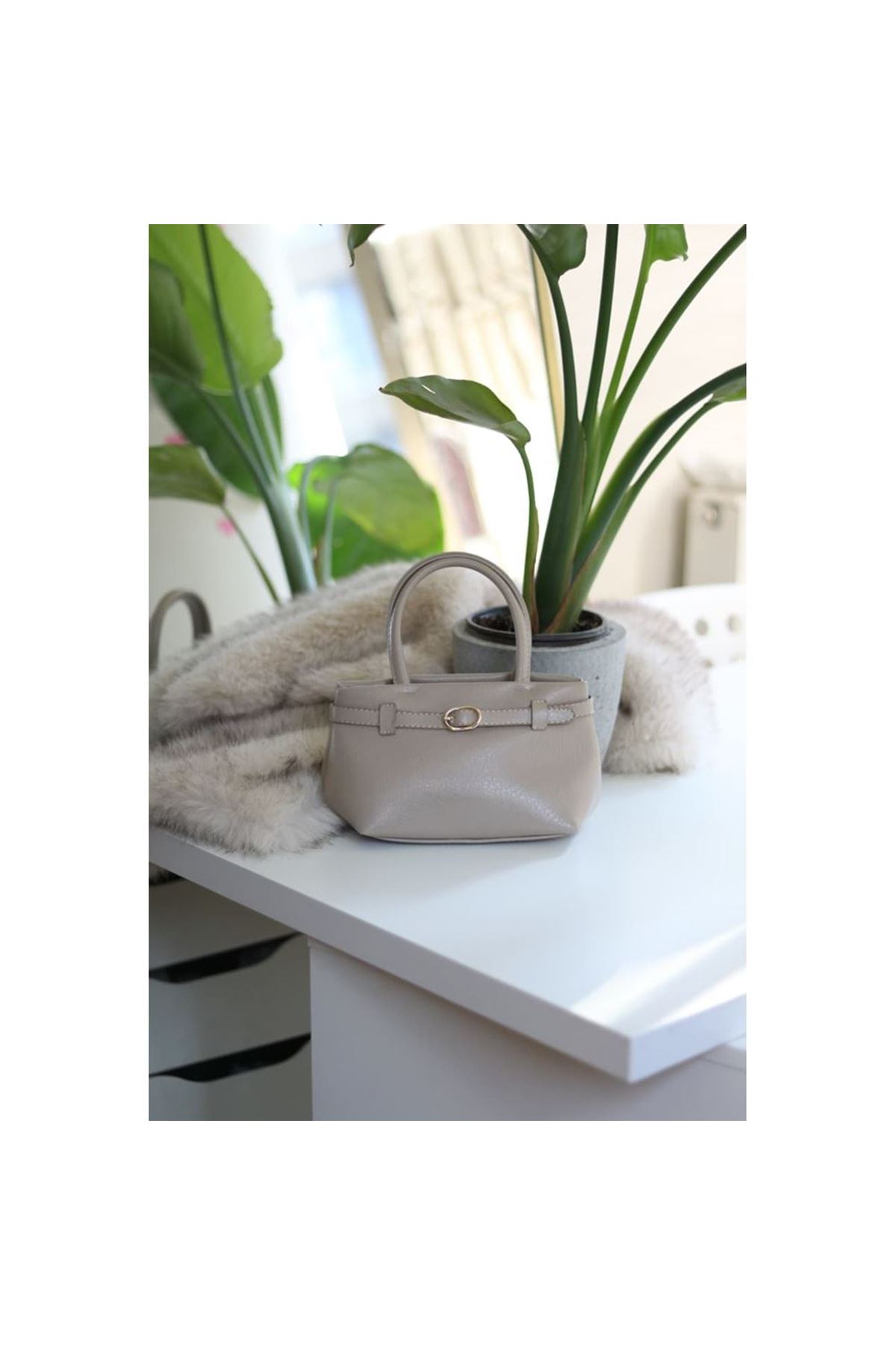 Krem mini boy gold toka detaylı el omuz çantası