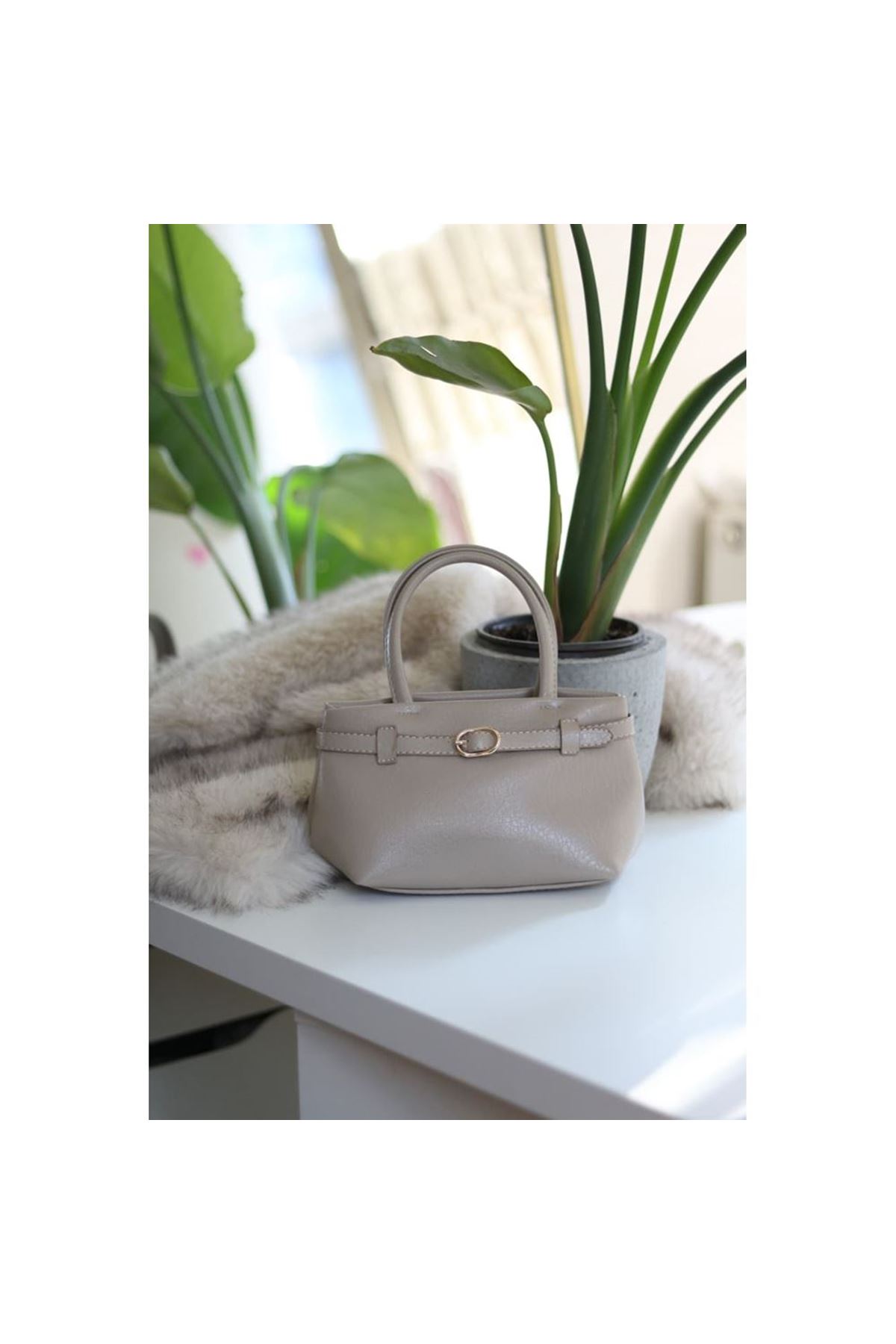 Krem mini boy gold toka detaylı el omuz çantası