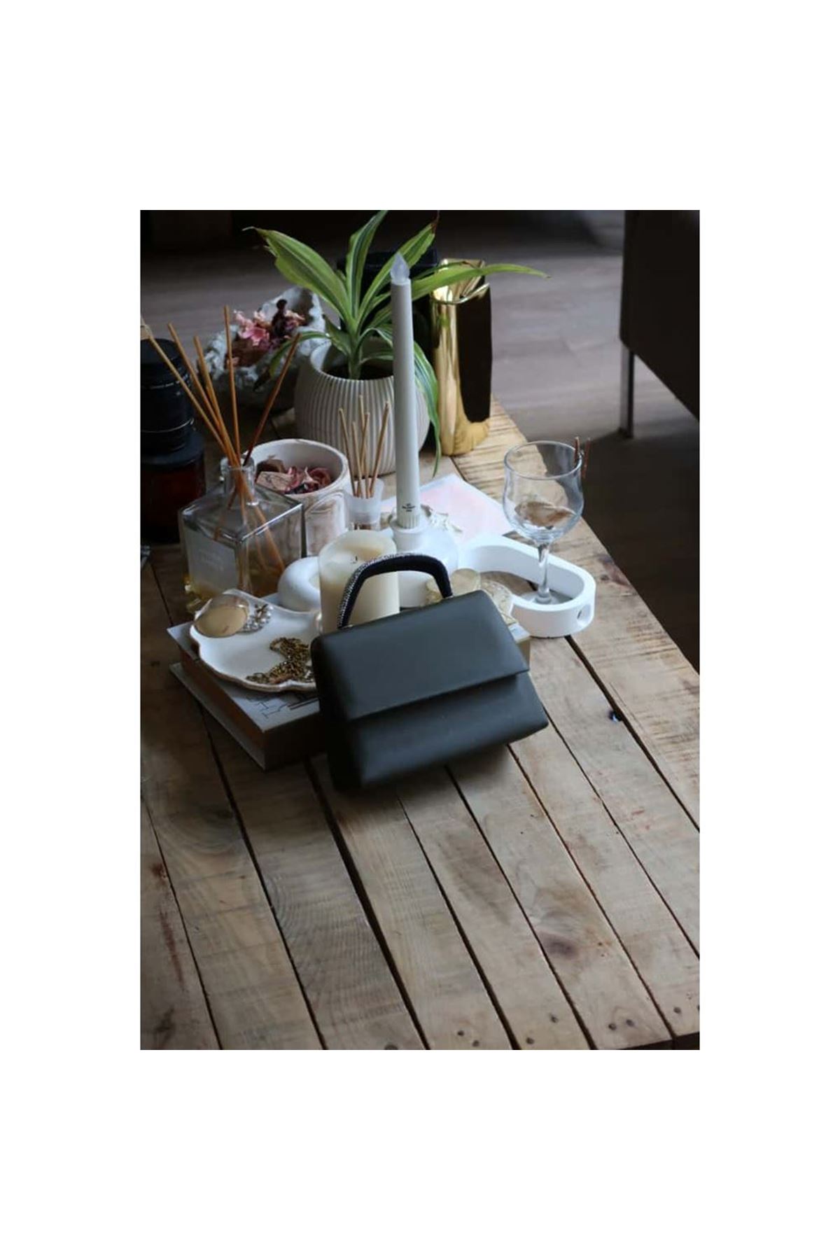 Haki Yeşil Taş Tutma Detaylı Abiye Omuz Çantası