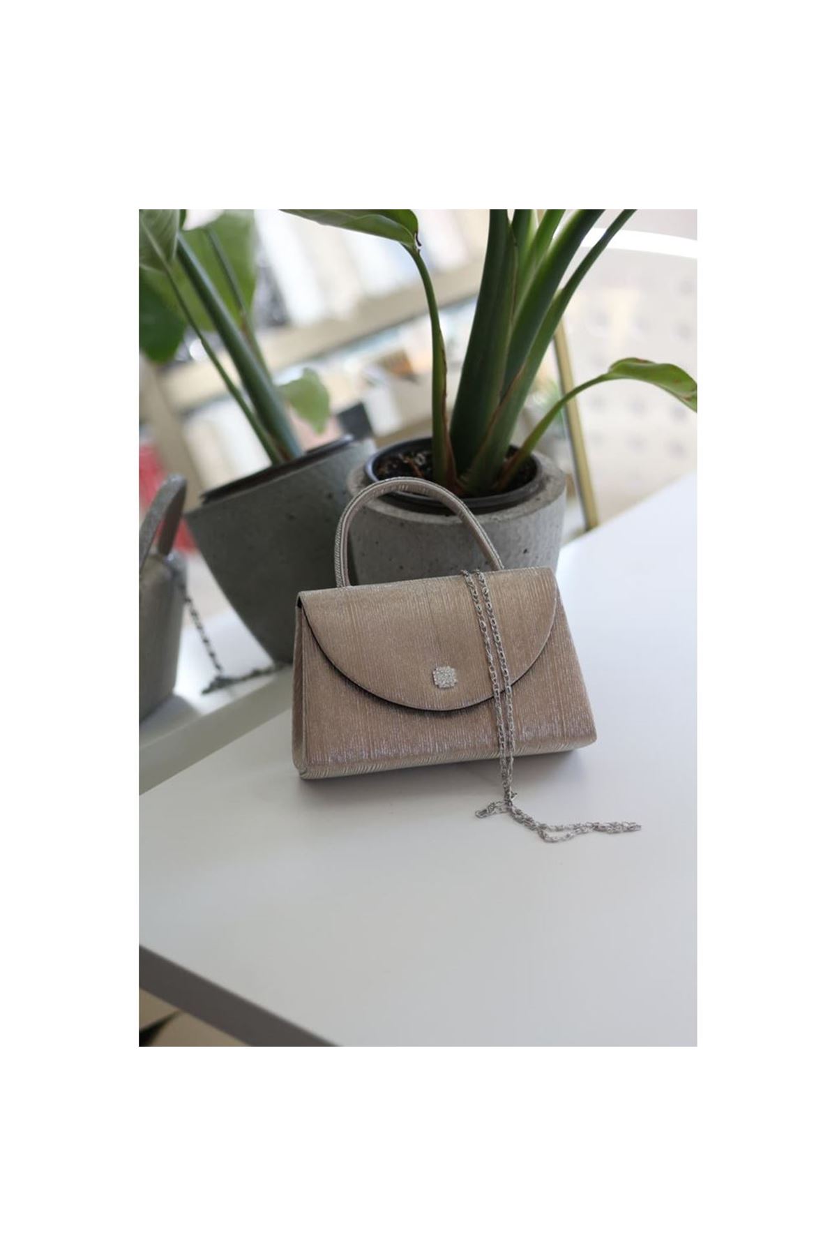Rose Gold kristal toka detaylı çizgi doku abiye çanta