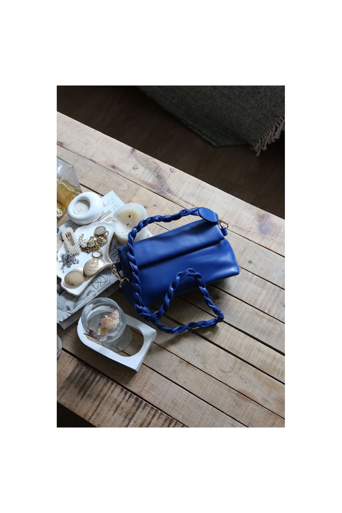 Koyu Mavi Örgü Saplı Uzak Kapak  Omuz Çantası