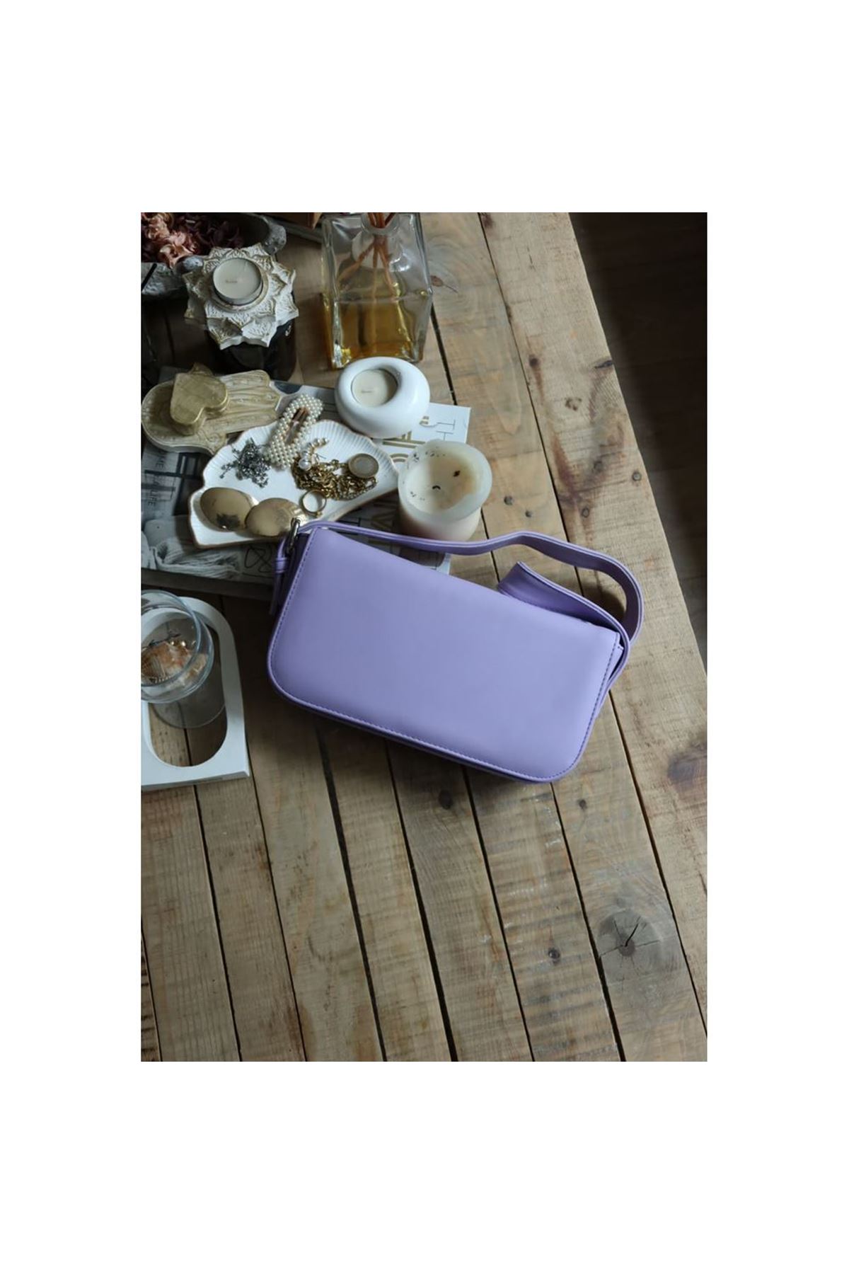 lila ayarlanabilir askılı kapaklı baget çanta