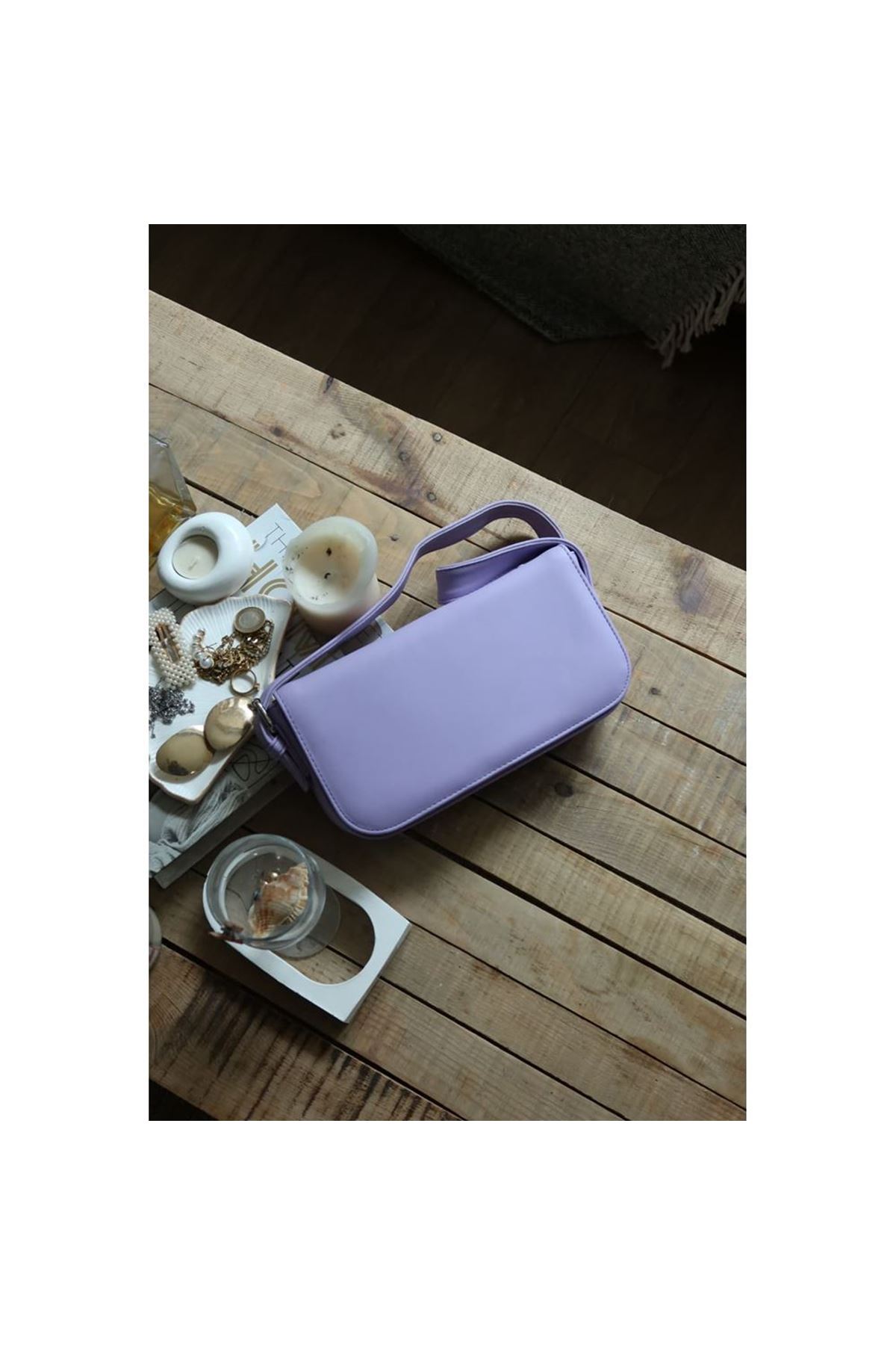 lila ayarlanabilir askılı kapaklı baget çanta