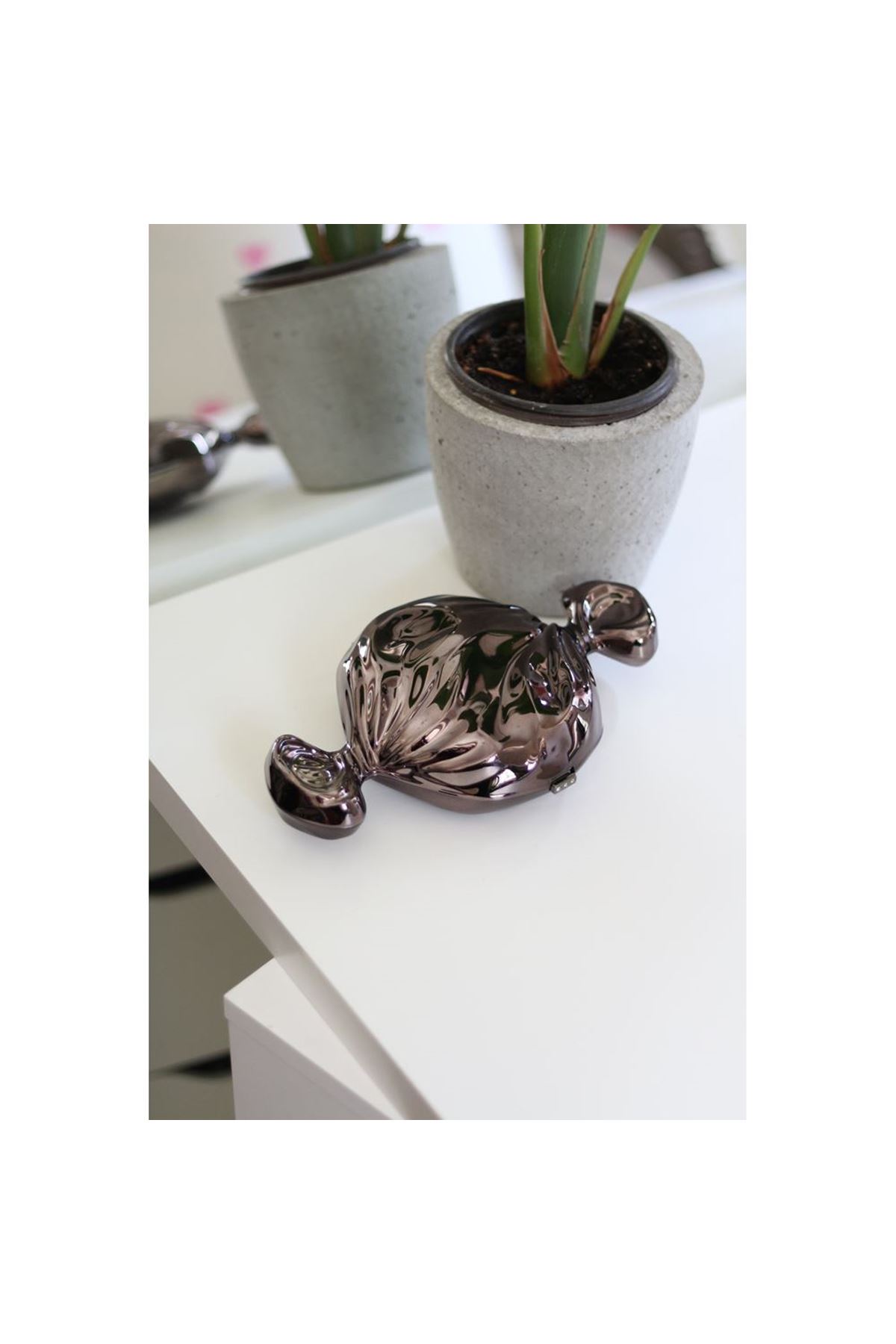 Platin Mika Şeker Görünümlü Zincirli Omuz Çantası