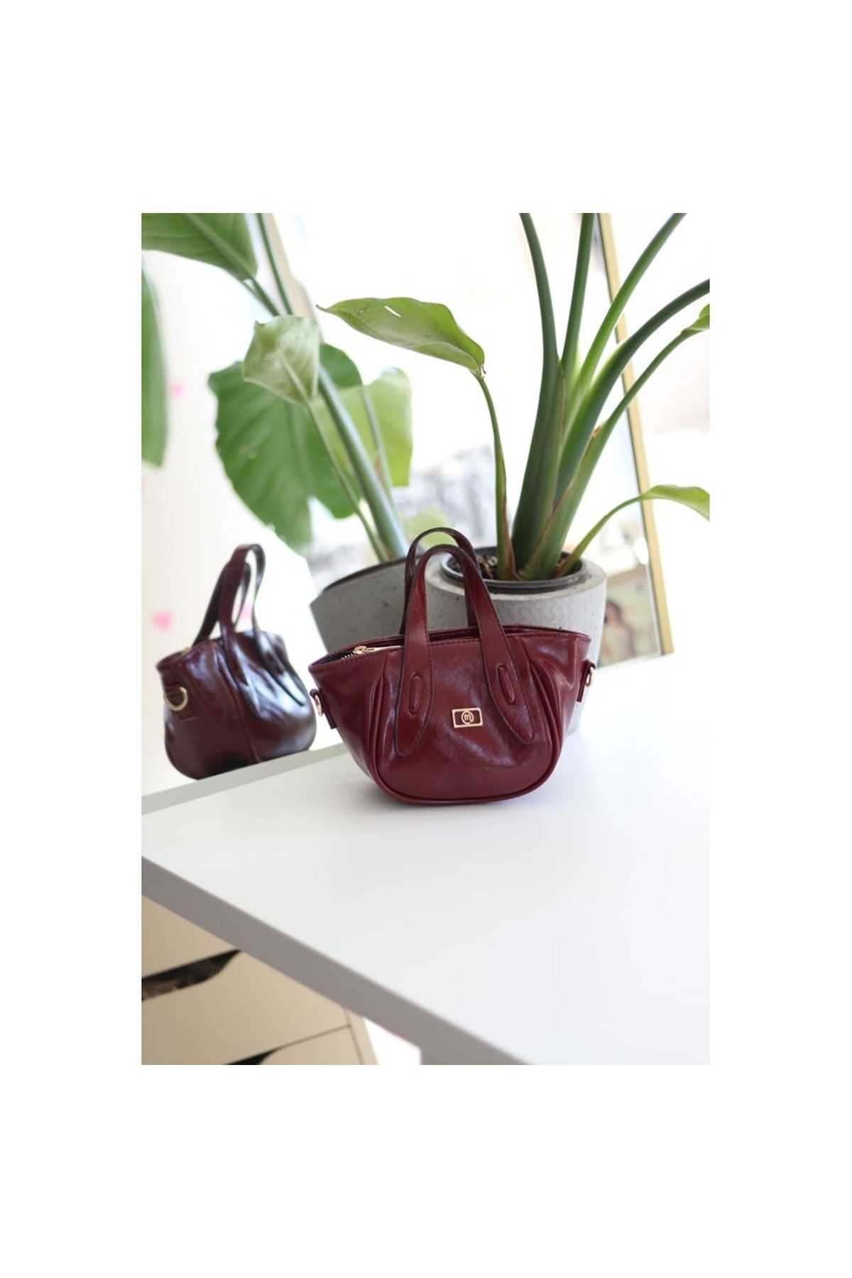 Bordo  Rugan Tutma Saplı Pouch El Çantası