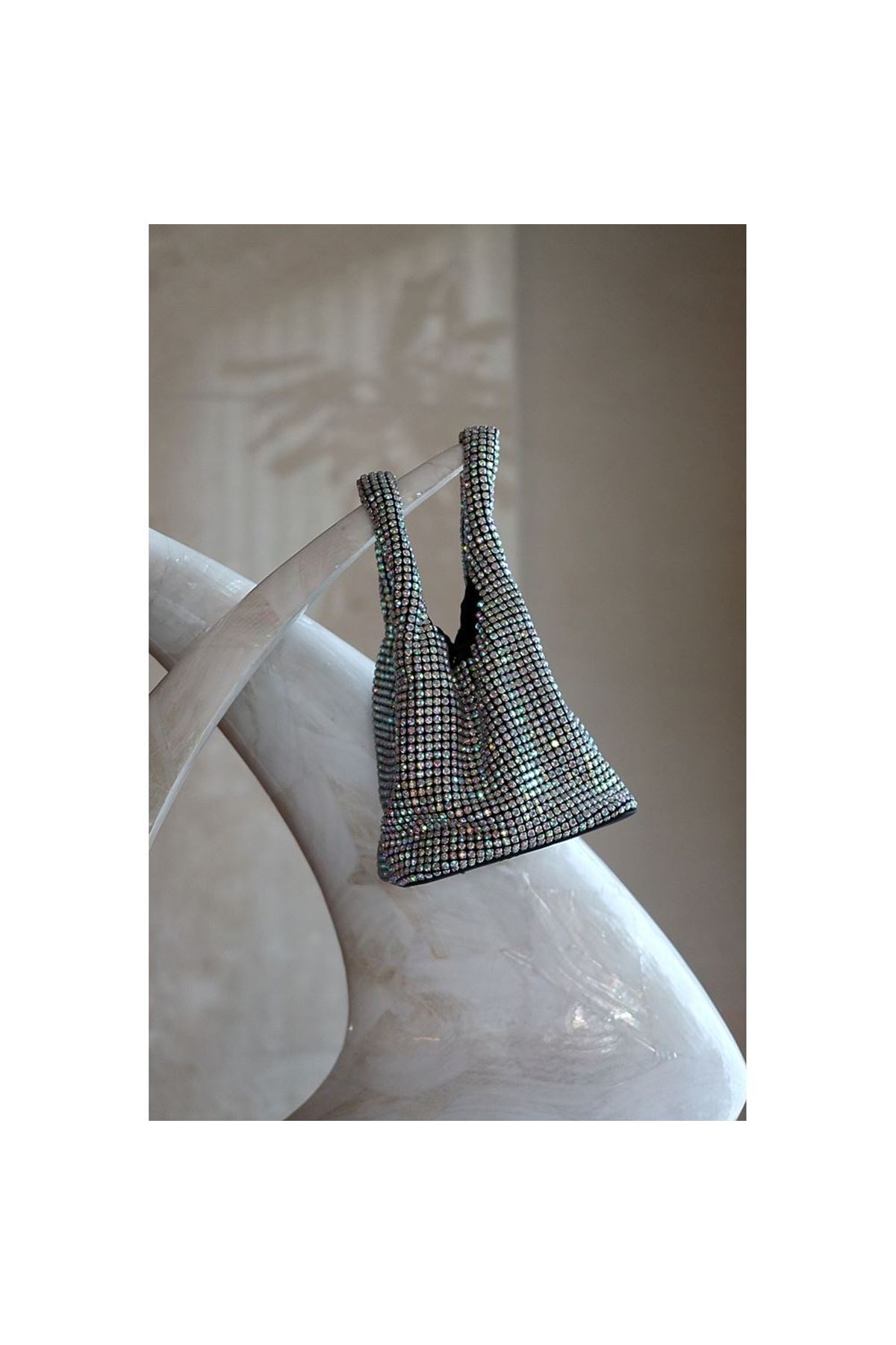 RGB Taşlı Çift Saplı Zincirli Abiye Çanta