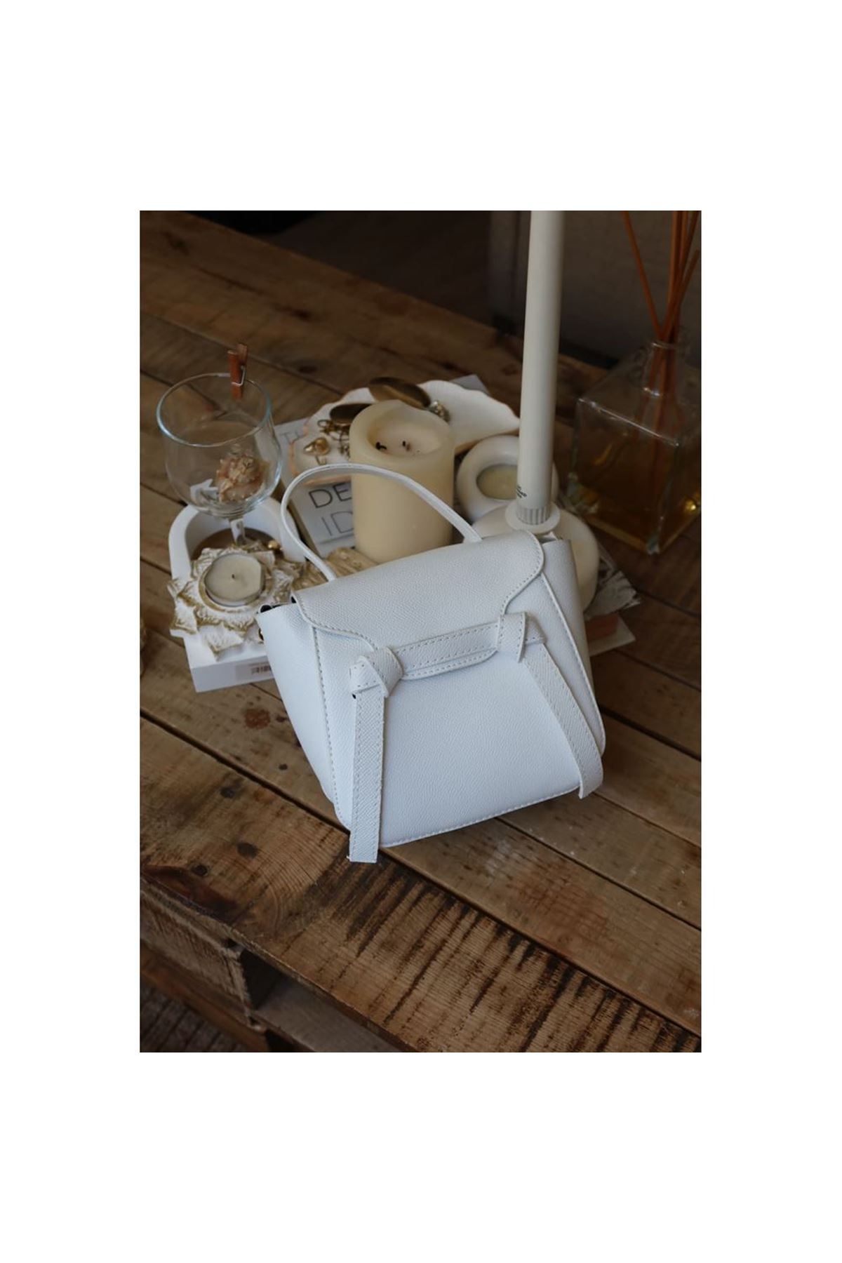 beyaz şerit detaylı tutma saplı el omuz çantası