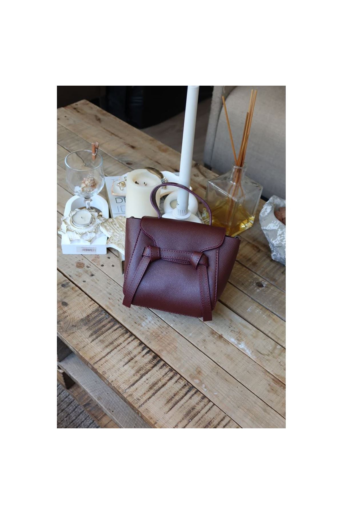 bordo şerit detaylı tutma saplı el omuz çantası