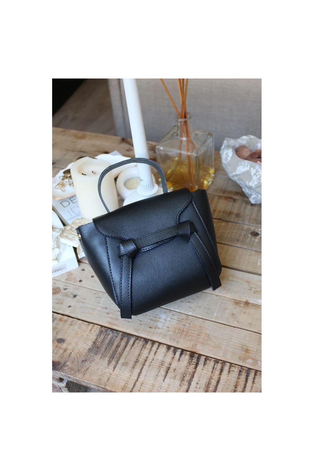 siyah şerit detaylı tutma saplı el omuz çantası