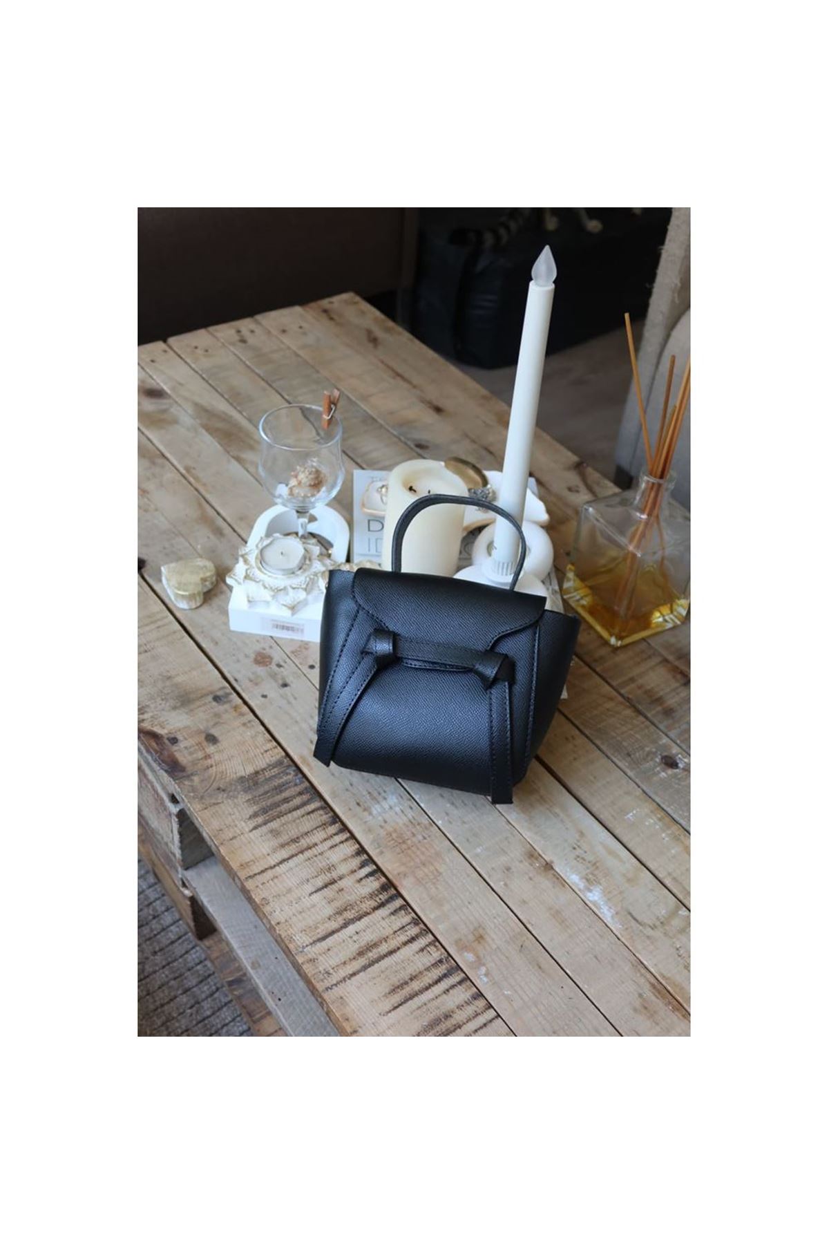 siyah şerit detaylı tutma saplı el omuz çantası