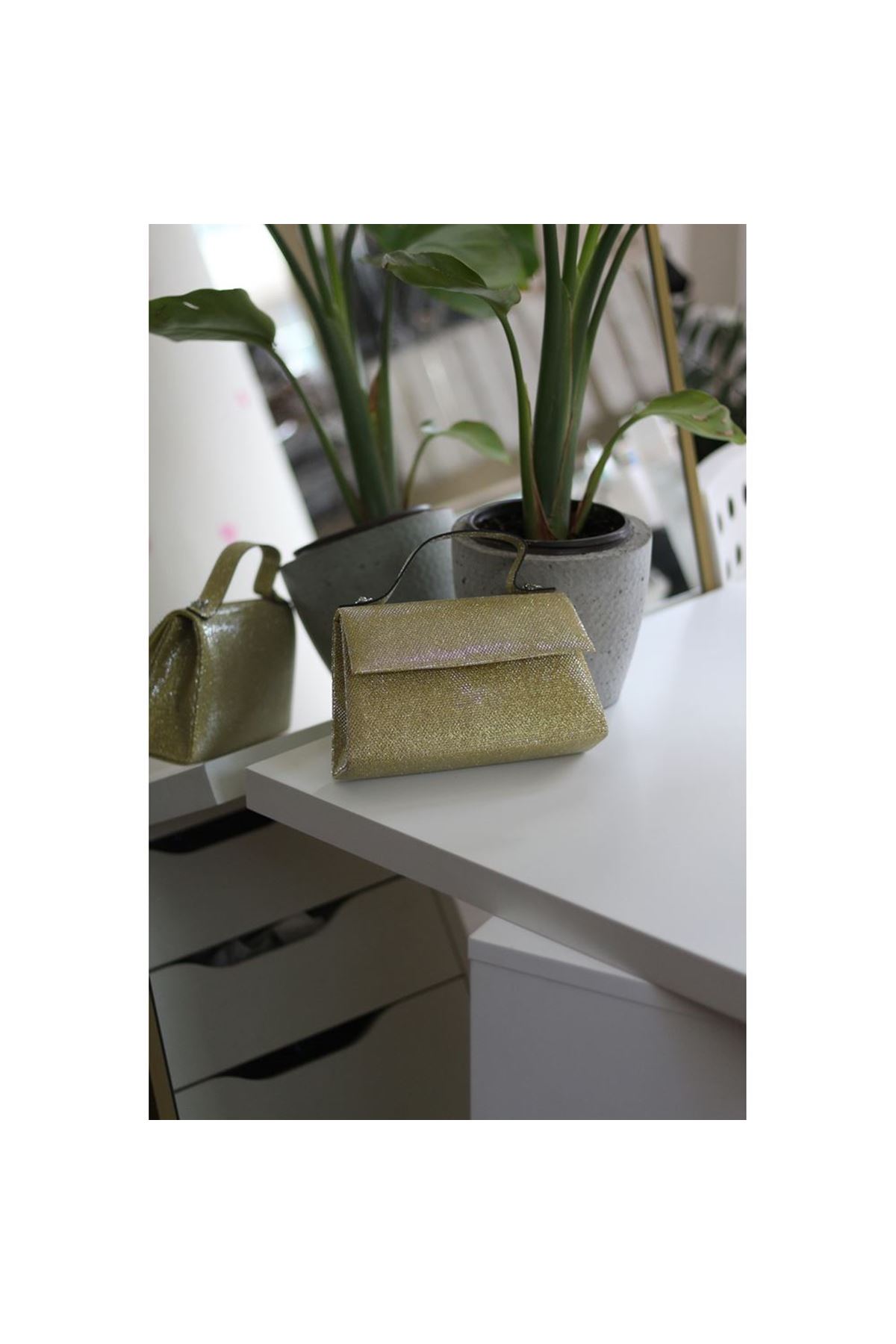 Light Gold Simli Tutma Detaylı Abiye Omuz Çantası