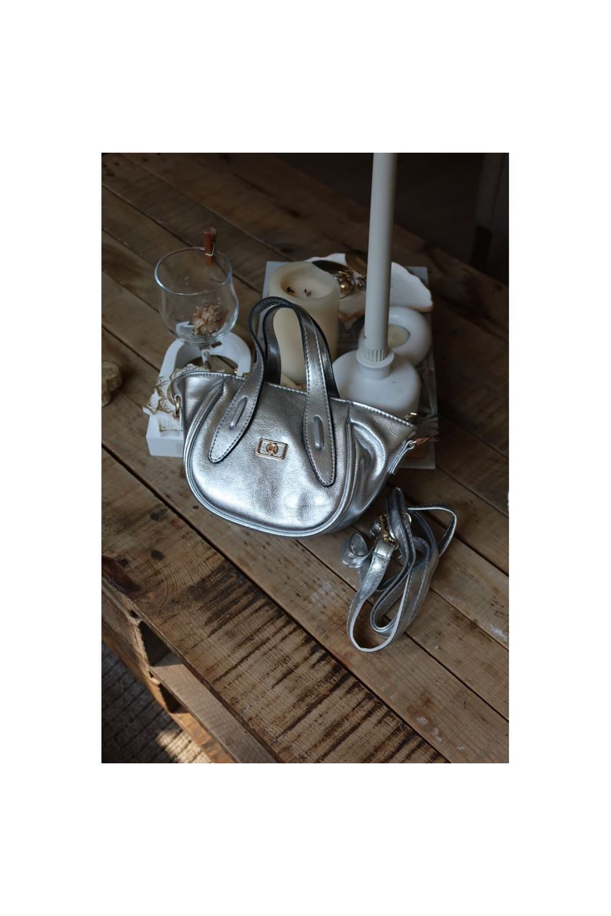 Silver Tutma Saplı Pouch El Çantası