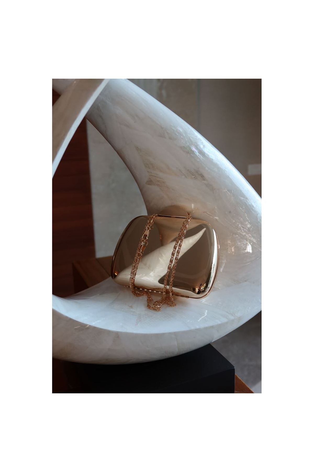 Gold Metal Düz Zincirli Omuz Çantası