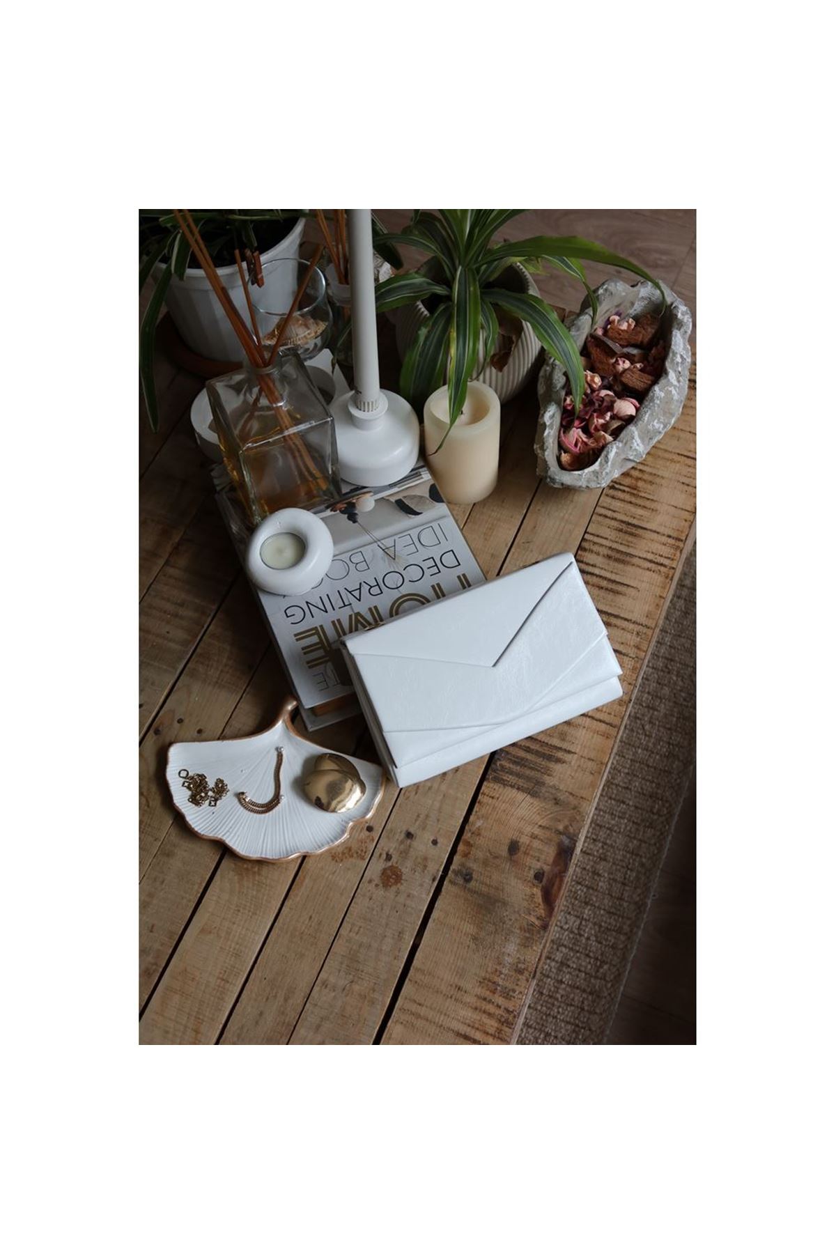 Kadın Beyaz Rugan Zarf Kutu Omuz Çantası