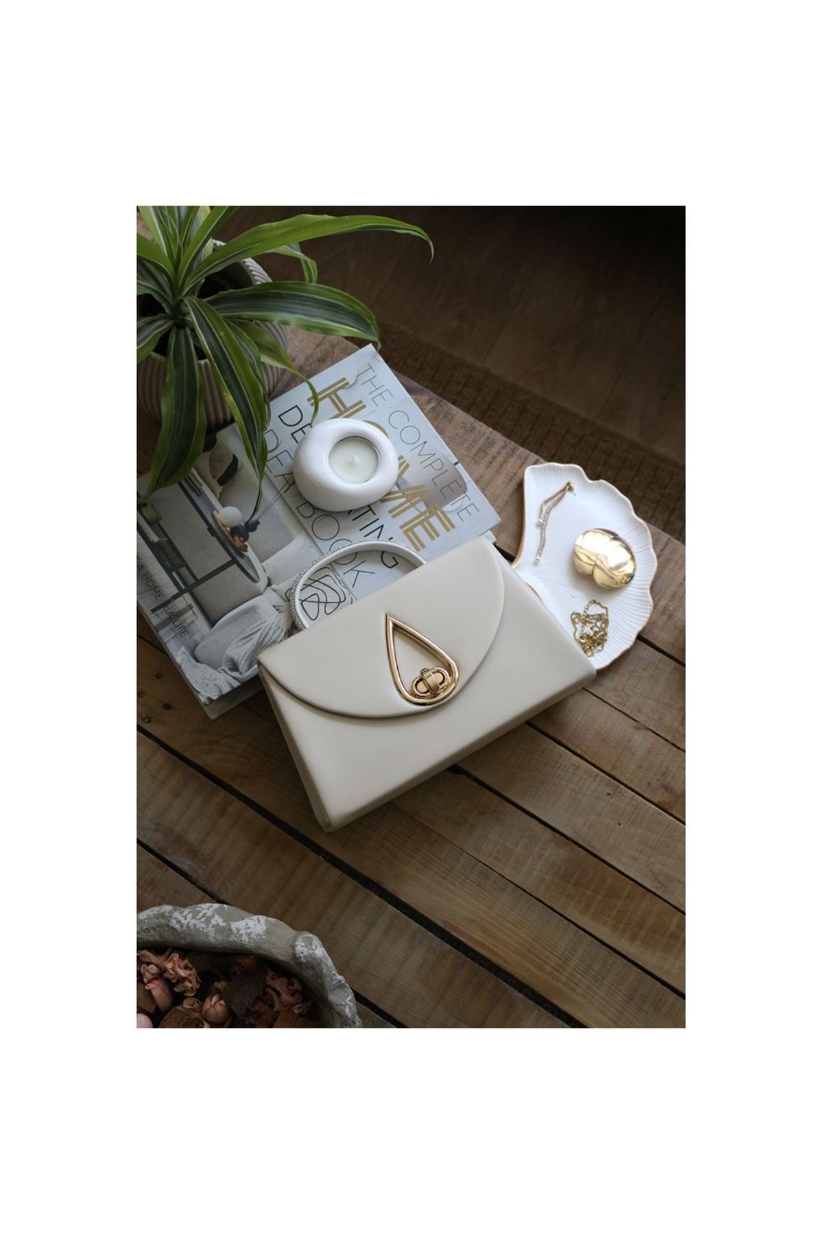 Krem Taş Tutma Saplı Damla Tokalı Abiye El Çantası