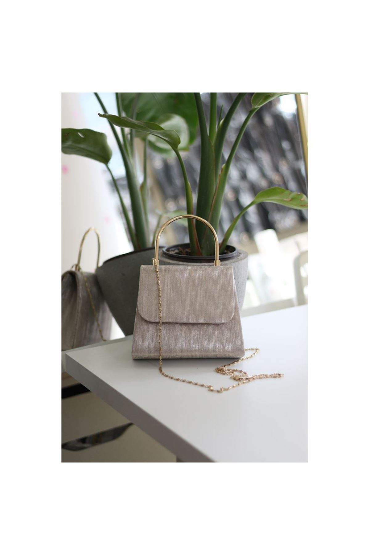 Kadın Gold Çizgi Dokulu Metal Saplı Abiye El Omuz Çantası