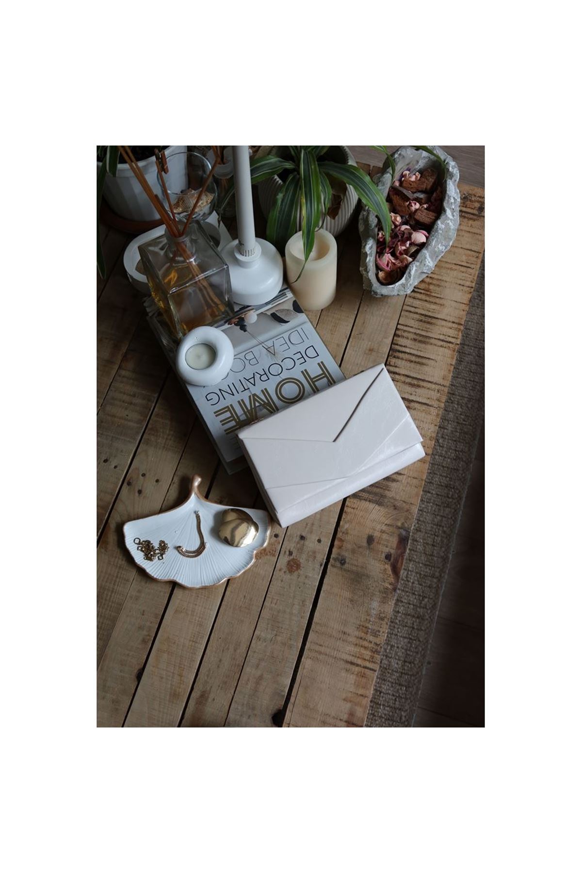 Kadın Krem Rugan Zarf Kutu Omuz Çantası