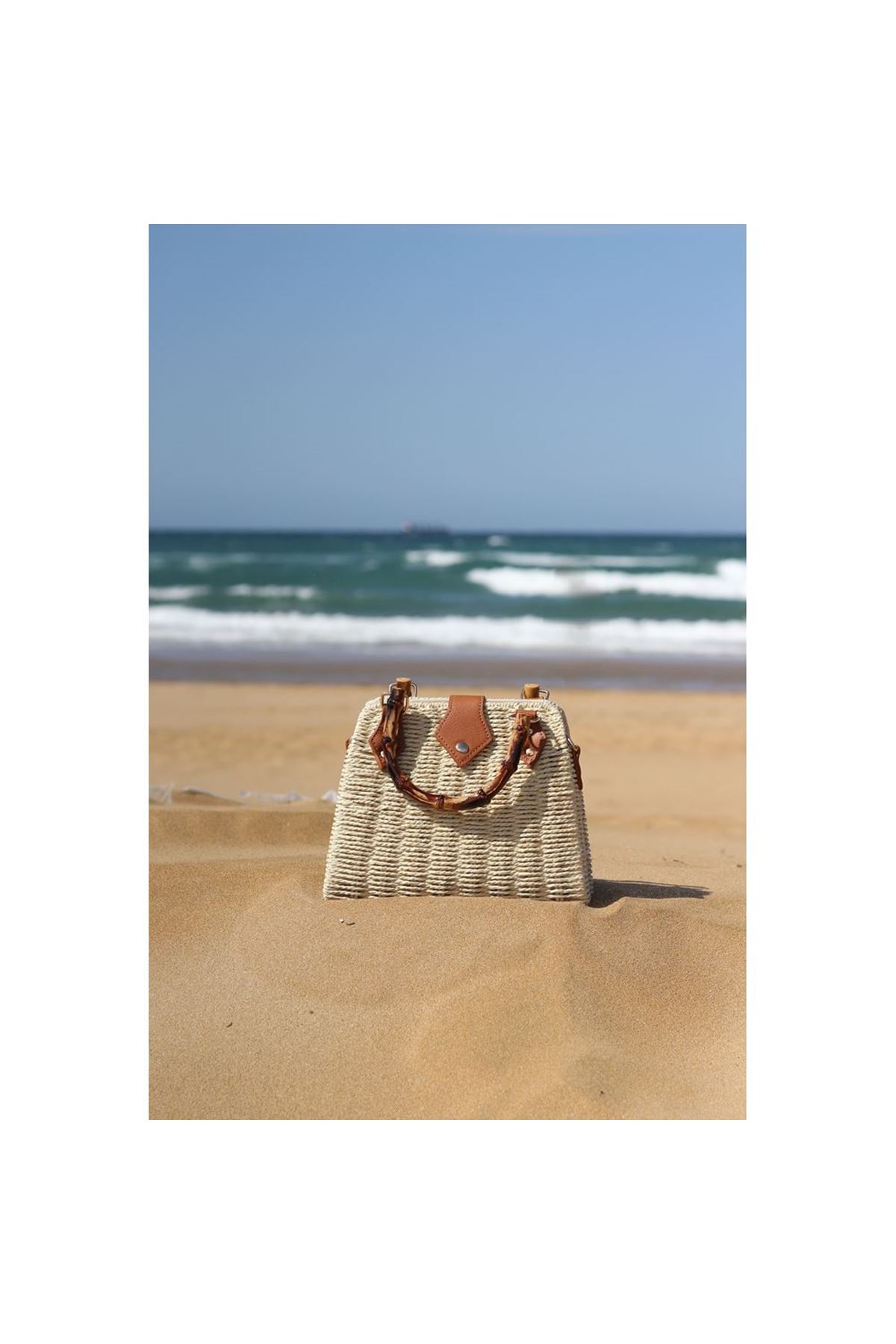 Kadın Bej Bambu Tutma Saplı Omuz Askılı Hasır Çanta