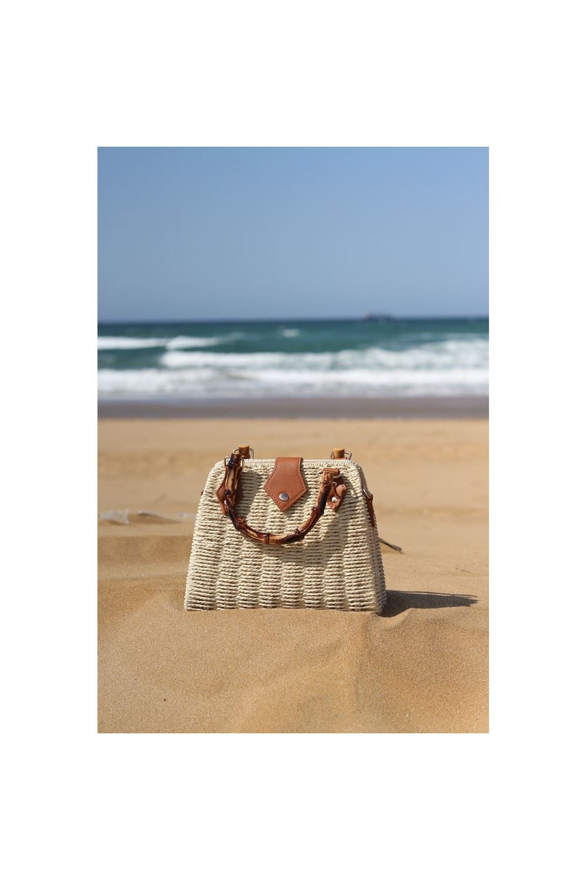 Kadın Bej Bambu Tutma Saplı Omuz Askılı Hasır Çanta